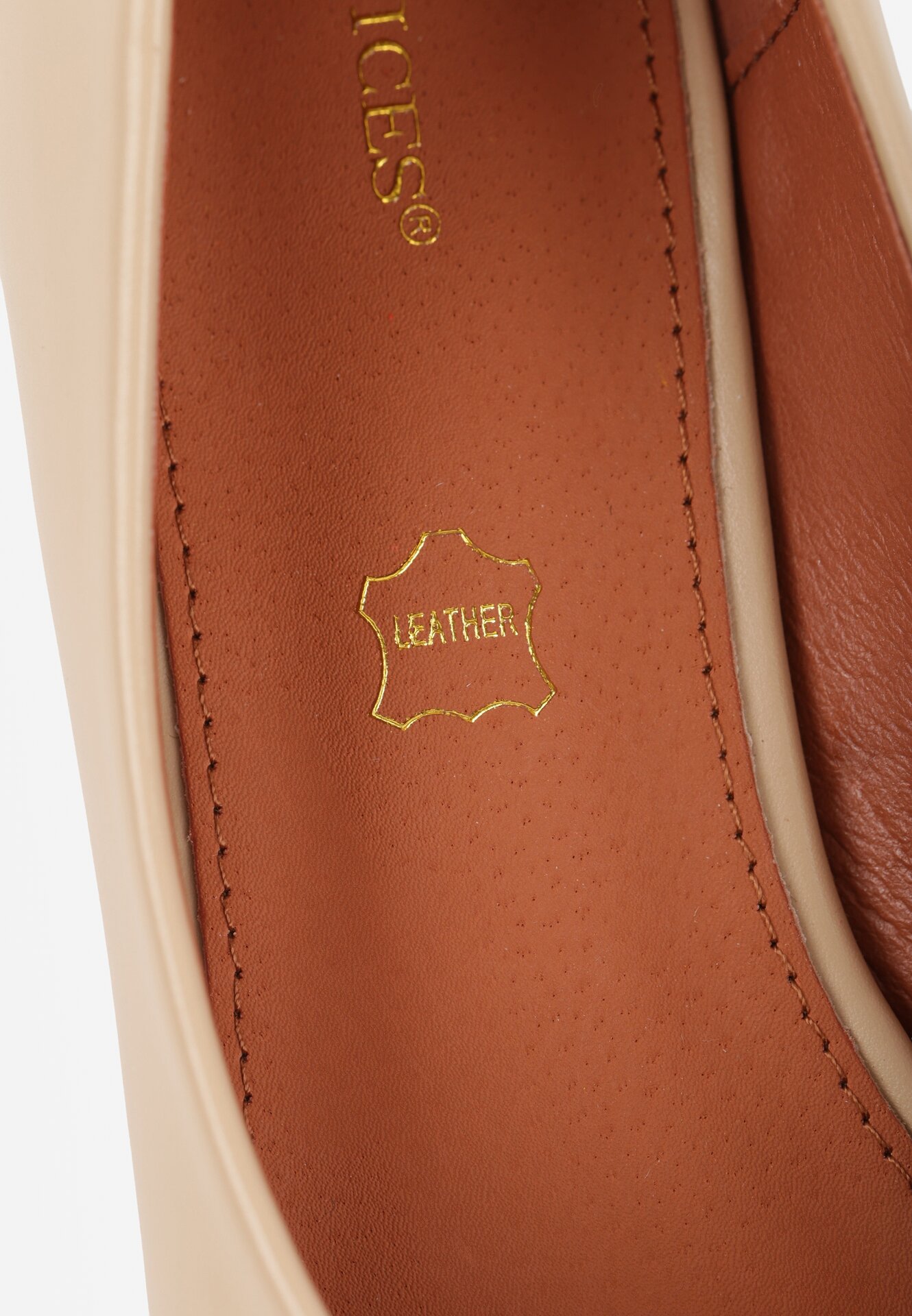 Beżowe Czółenka Vices ze Skórzaną Wkładką Zdobione Metaliczną Aplikacją Daisse