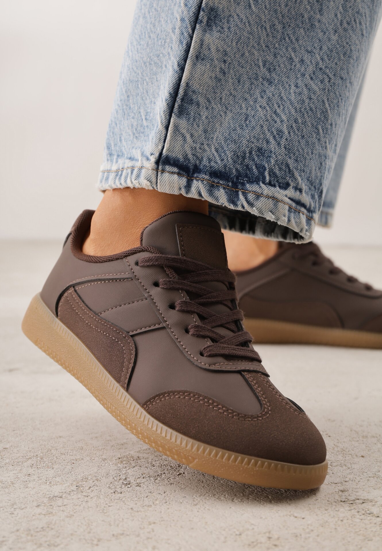 Brązowe Sneakersy VICES Typu Klasyczne Tenisówki z Łączonych Materiałów Azinina