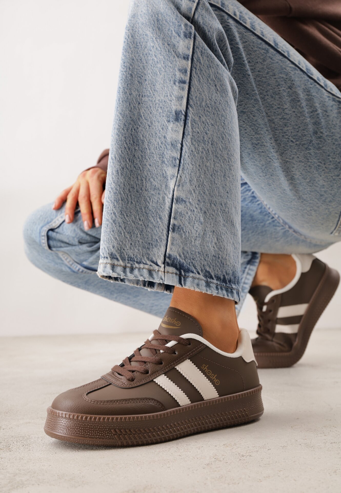 Brązowe Sneakersy w Stylu Tenisówek z Paskami na Boku Saliena