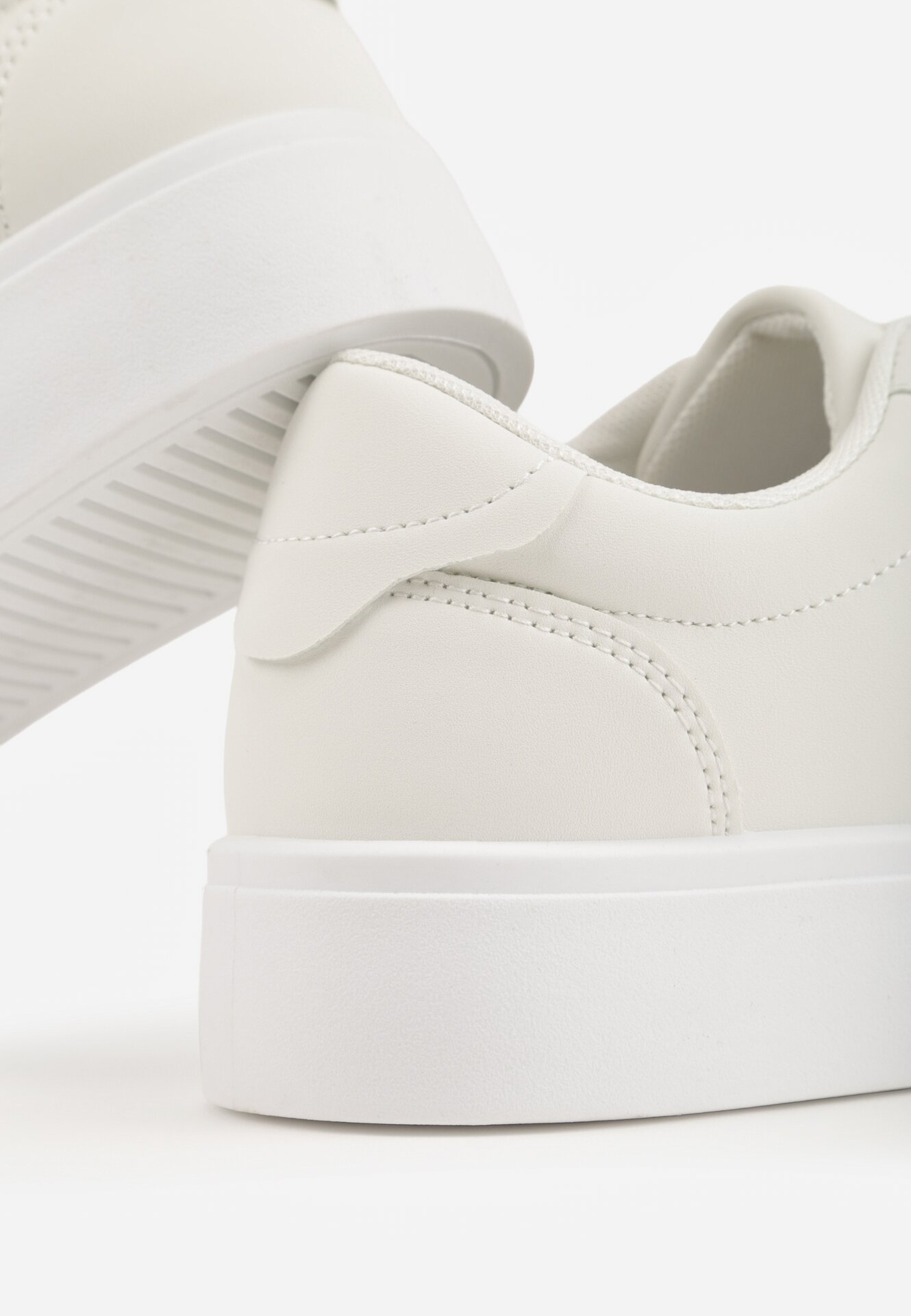 Białe Sneakersy na Grubej Podeszwie z Tłoczeniem Zeanidra