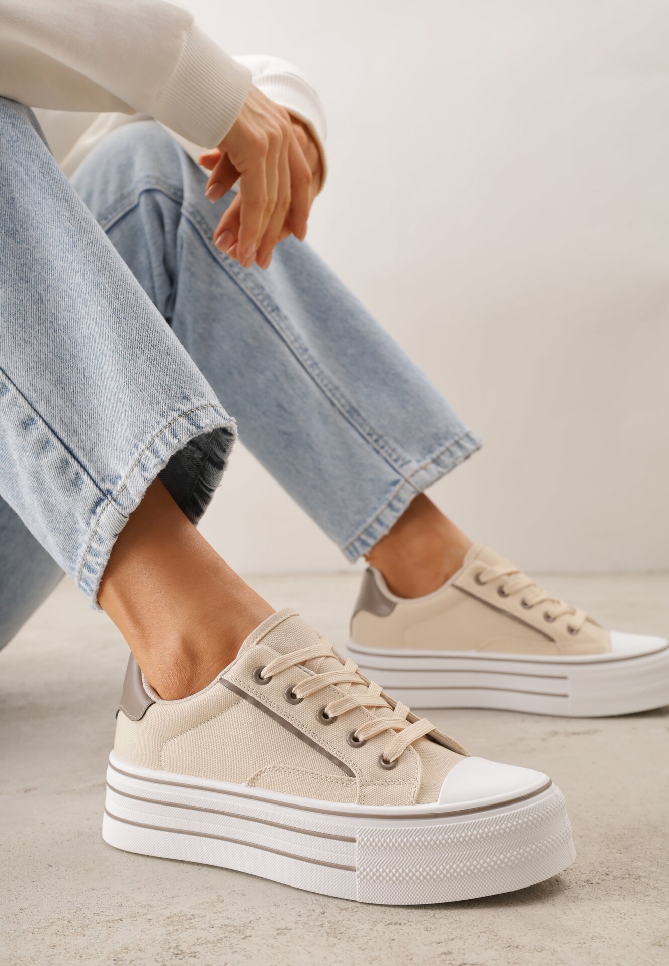 Teniși înalți Bej