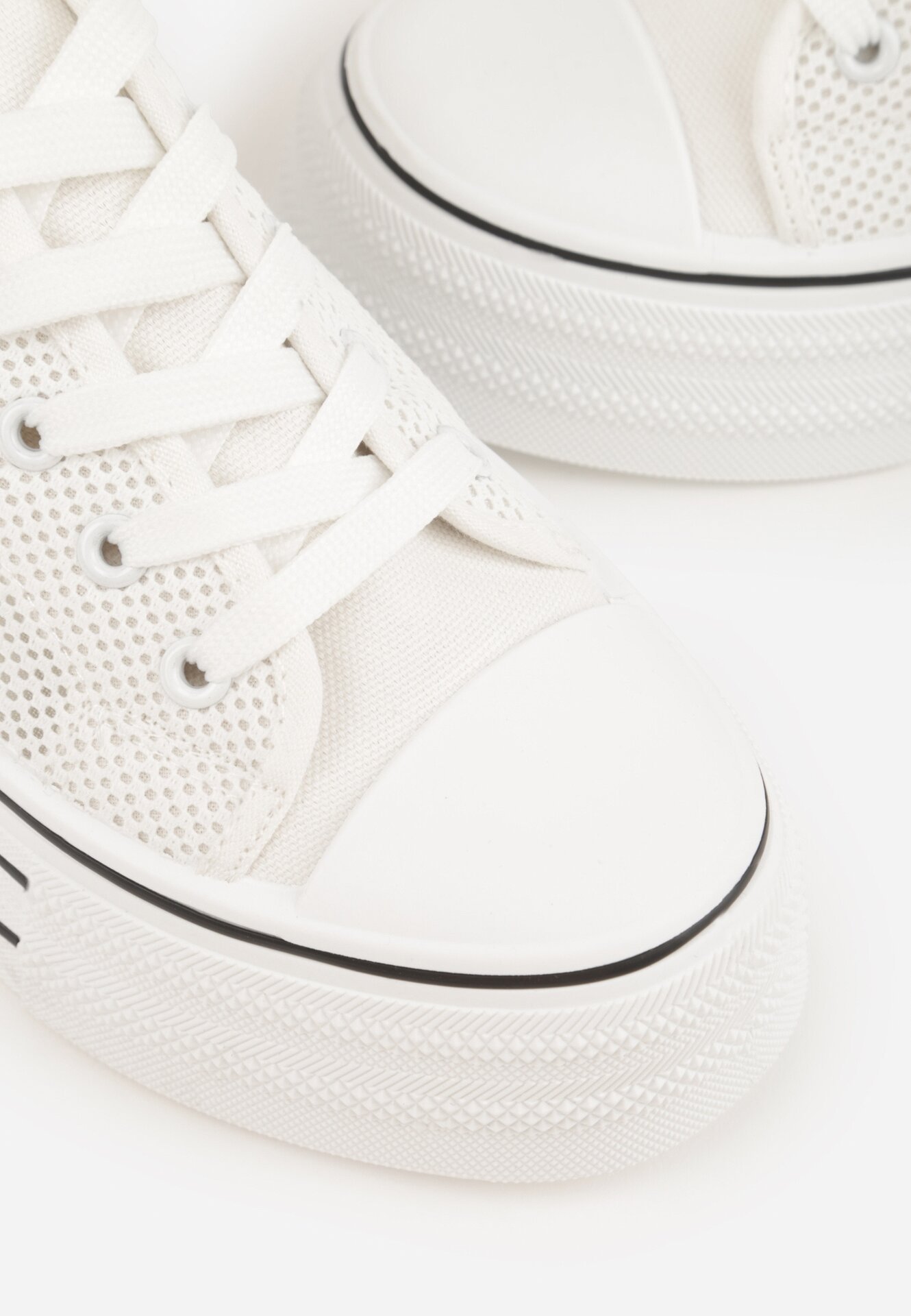 Białe Trampki na Grubej Podeszwie z Plecioną Cholewką Nalivera