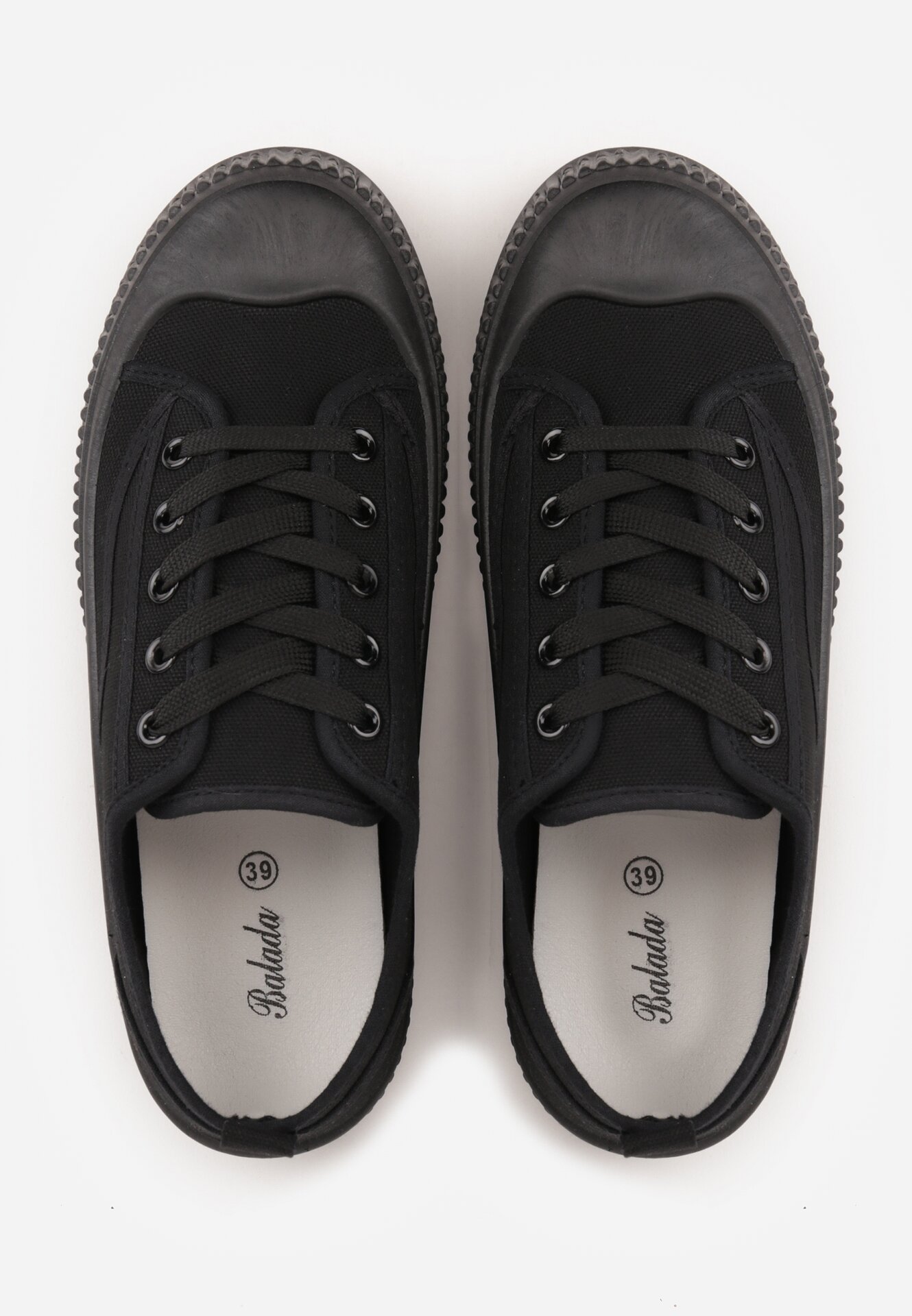 Teniși înalți Negri