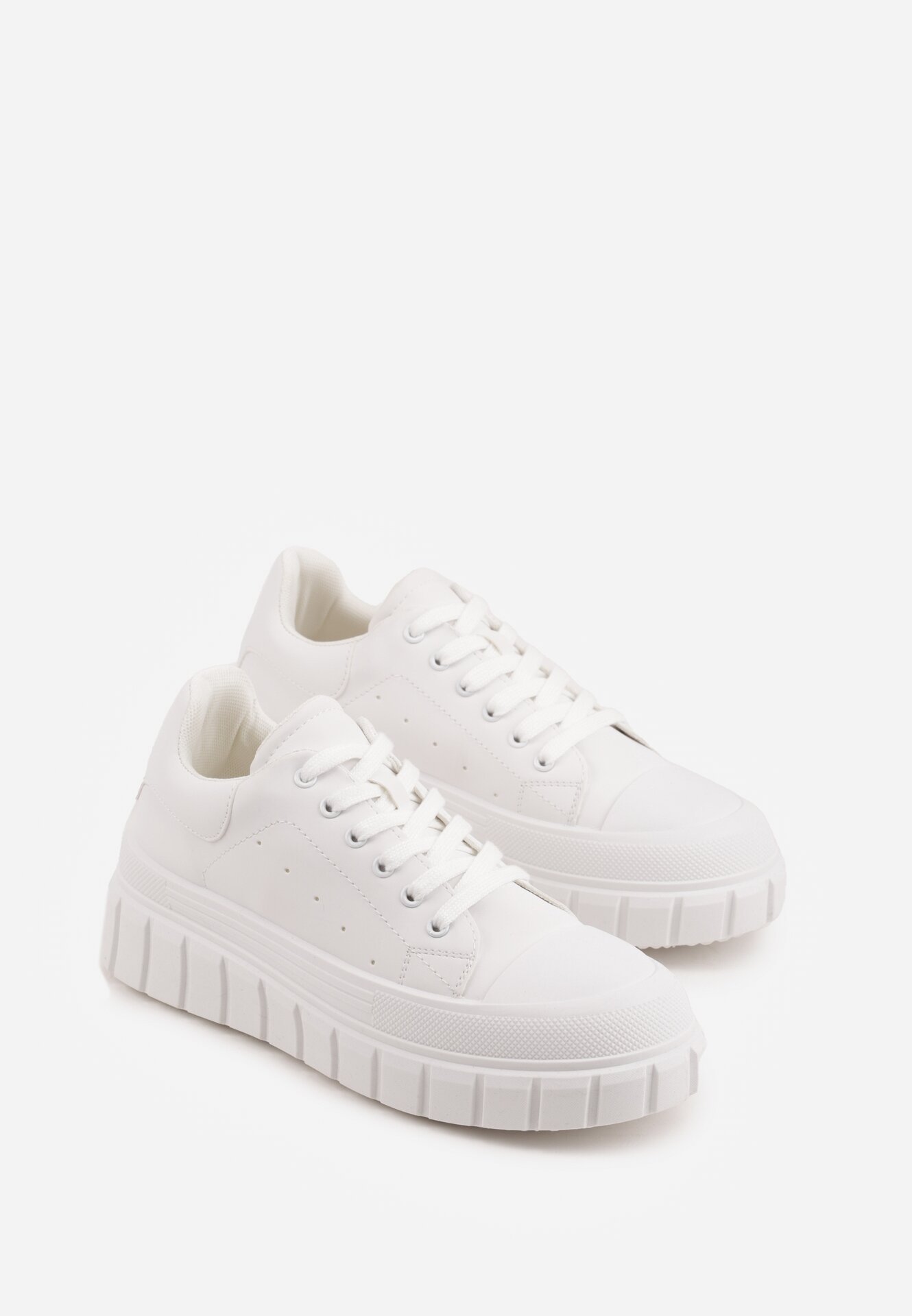 Białe Sneakersy VICES na Grubej Tłoczonej Podeszwie z Perforacją Diomerine