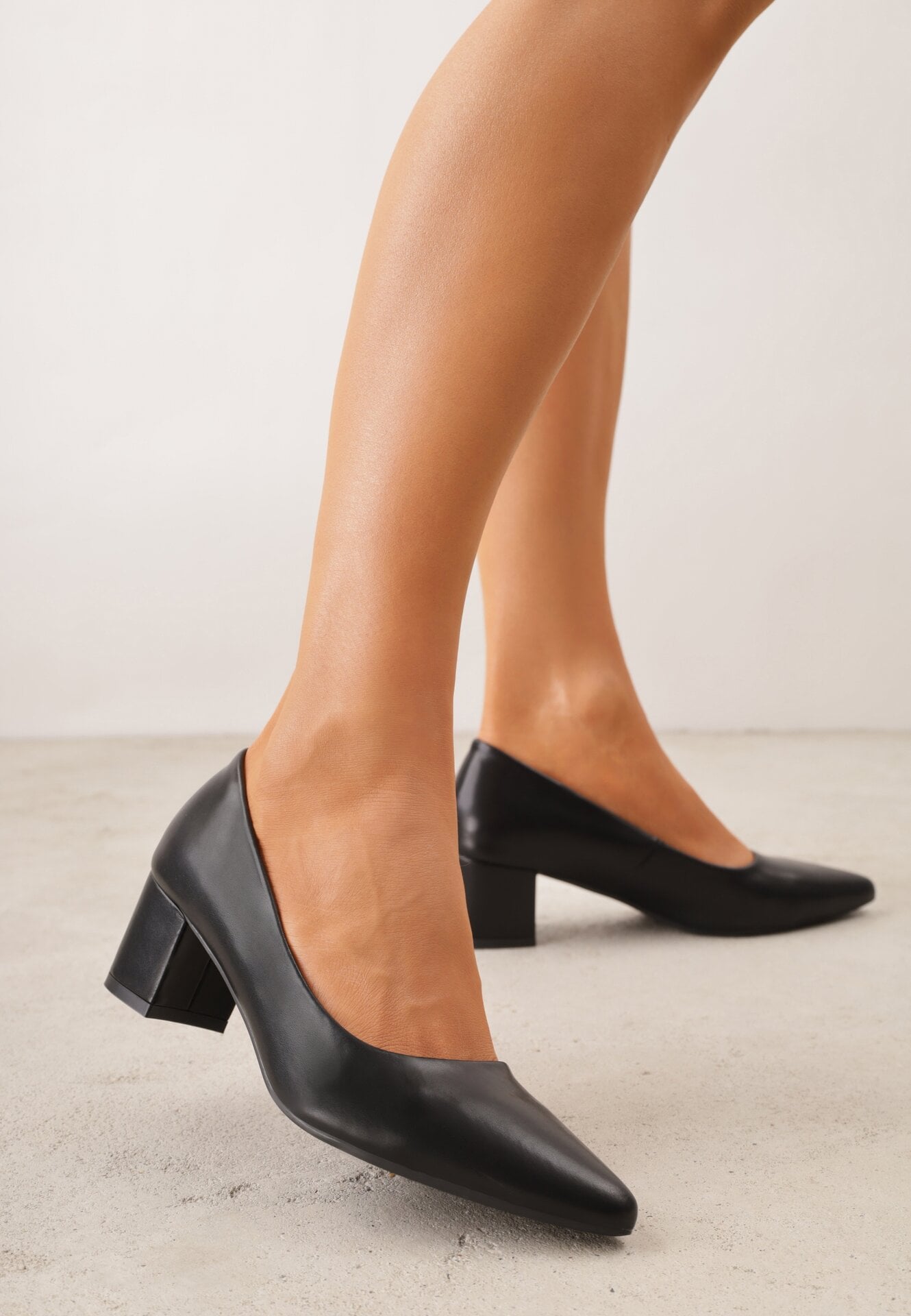 Pantofi cu toc Negri