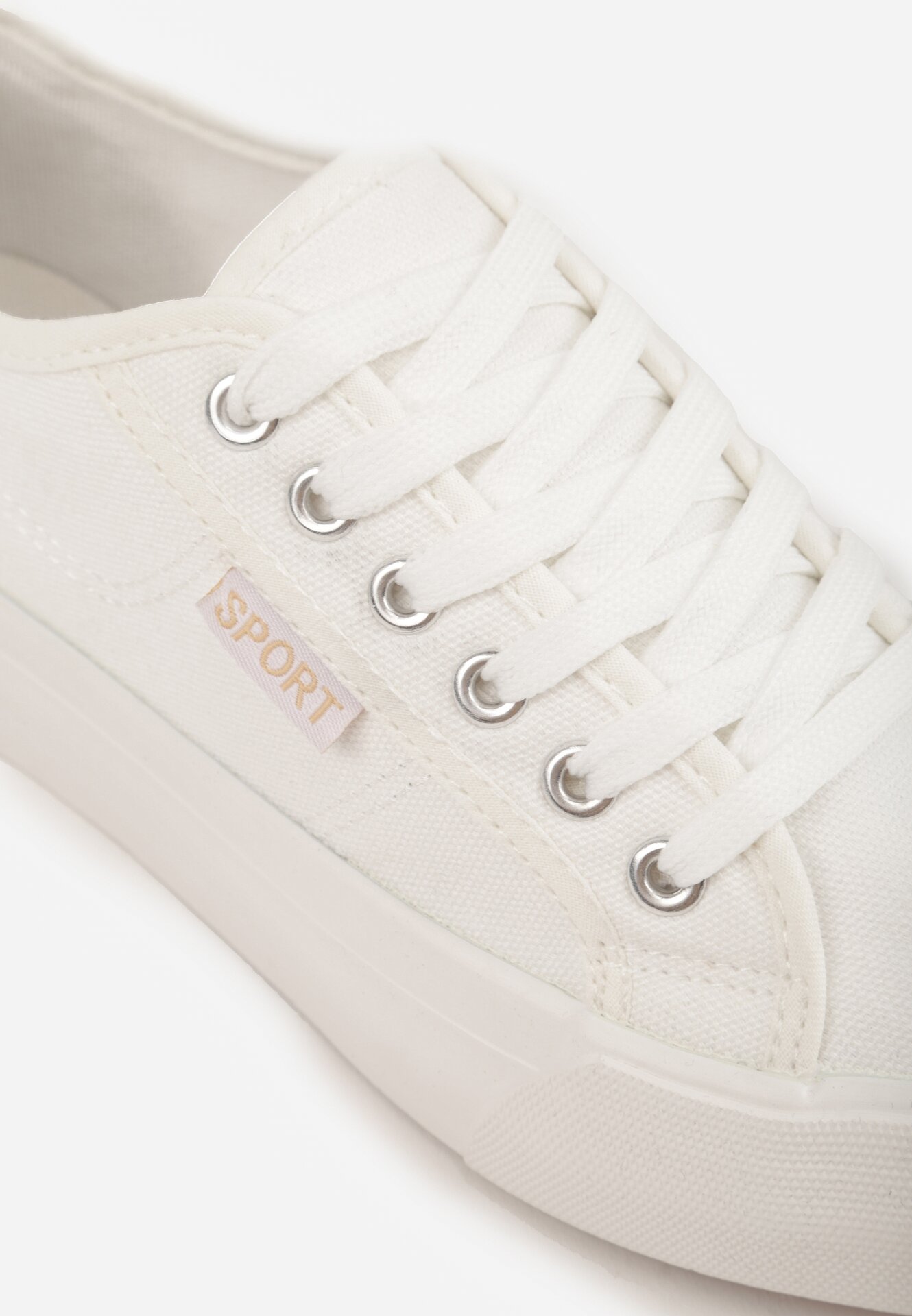 Teniși înalți Albi