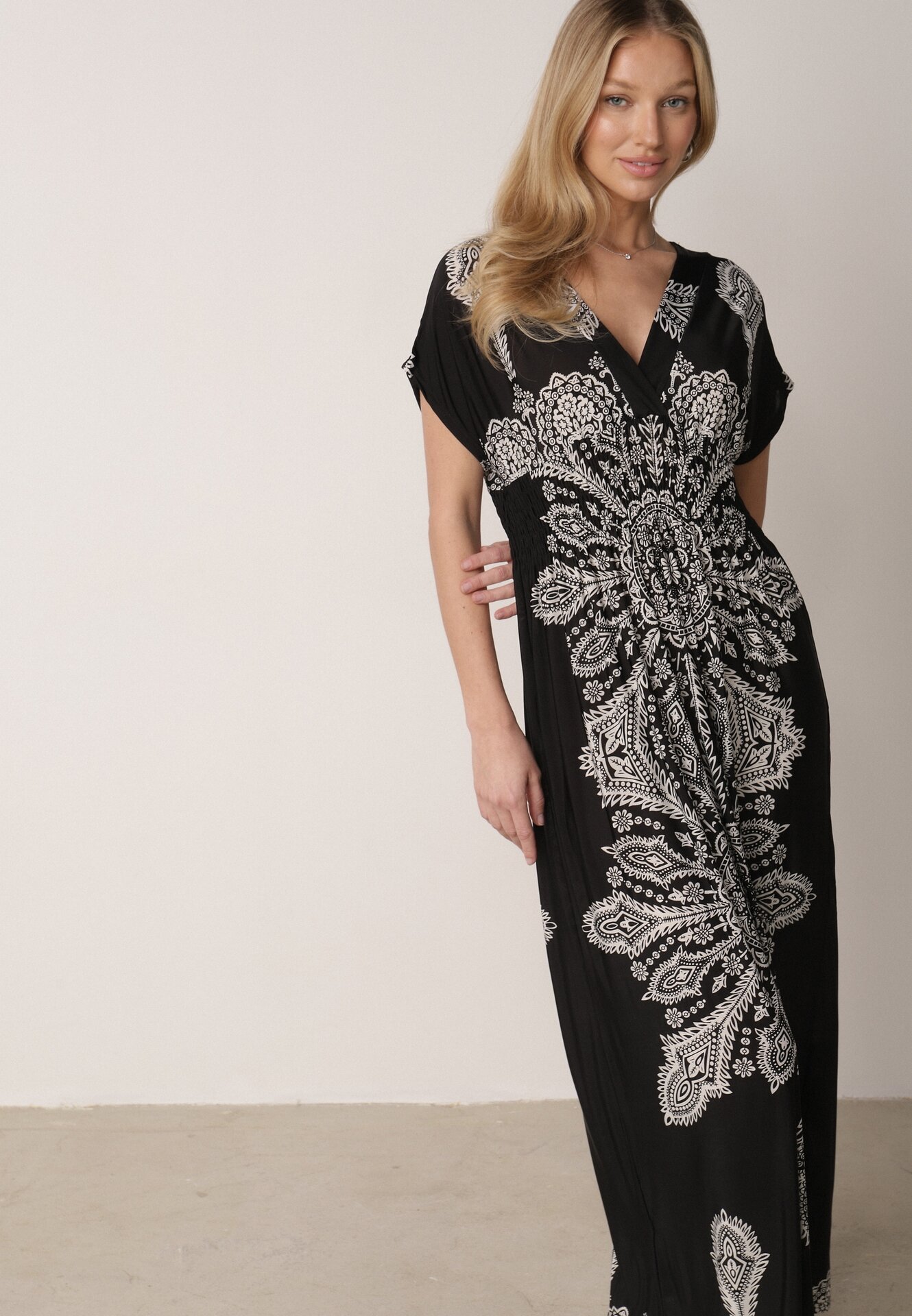 Rochie Negră Khryseis
