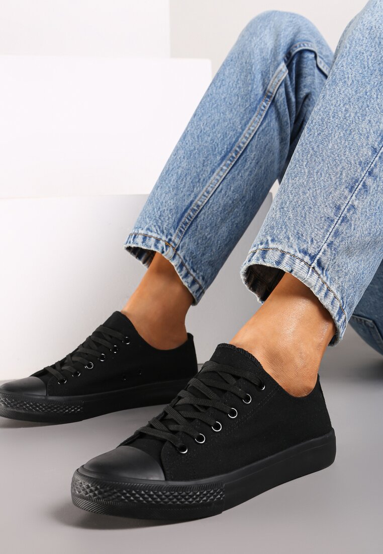 Teniși înalți Negri