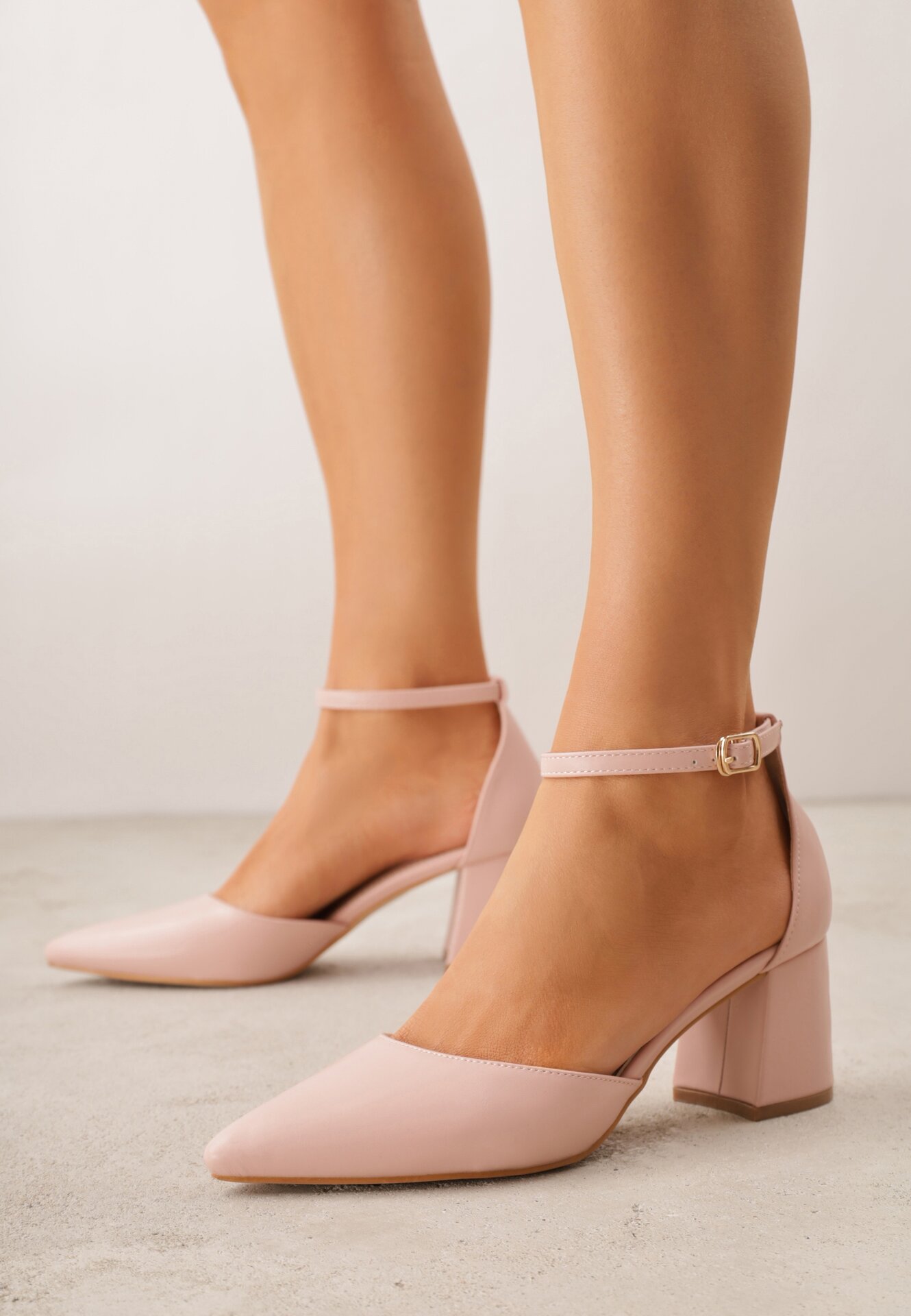 Pantofi cu toc roz Phaedraea