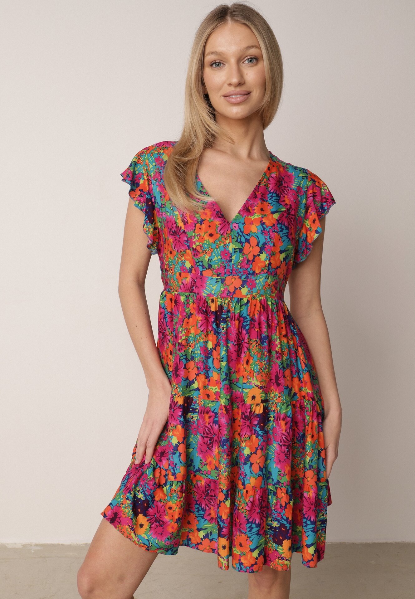 Rochie evazată fuchsia din viscoză cu volan Nespena