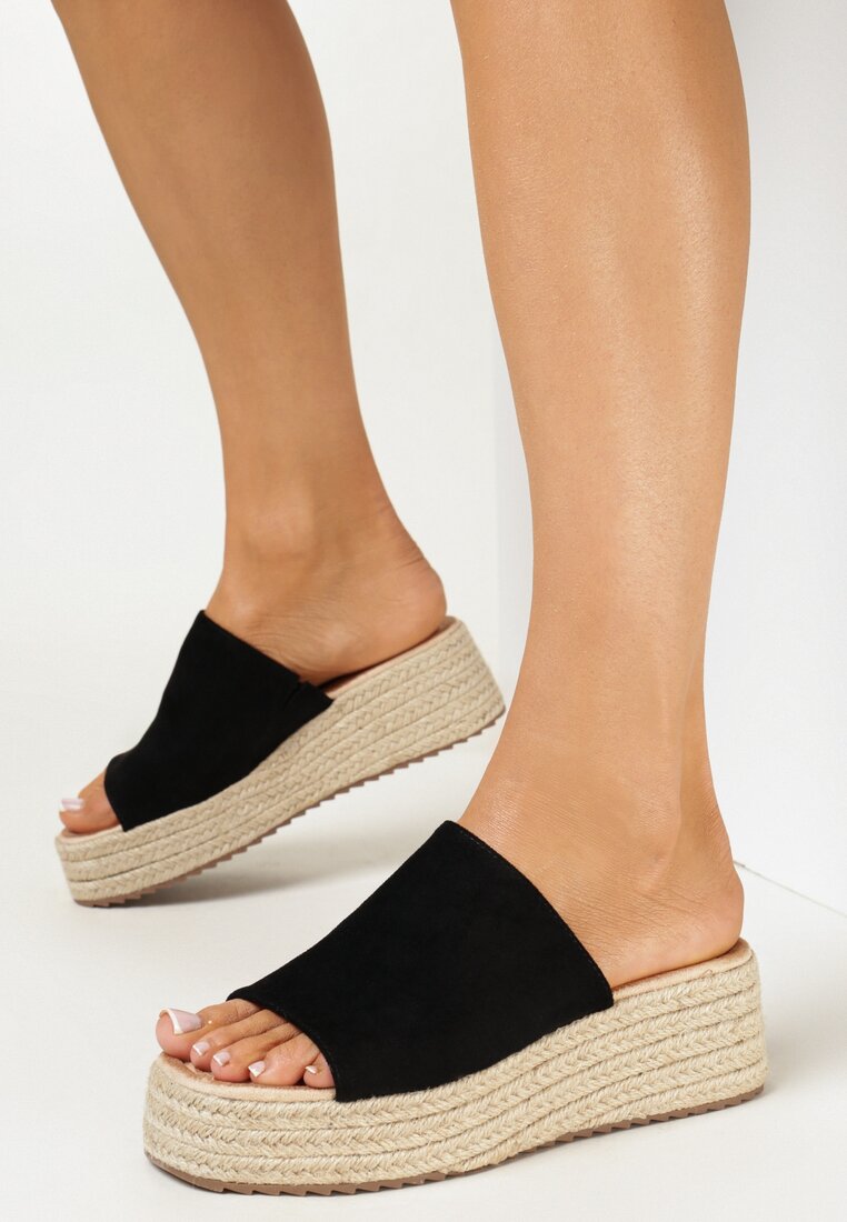 Papuci negri pe platformă împletită cu pană și curea lată Tasalania