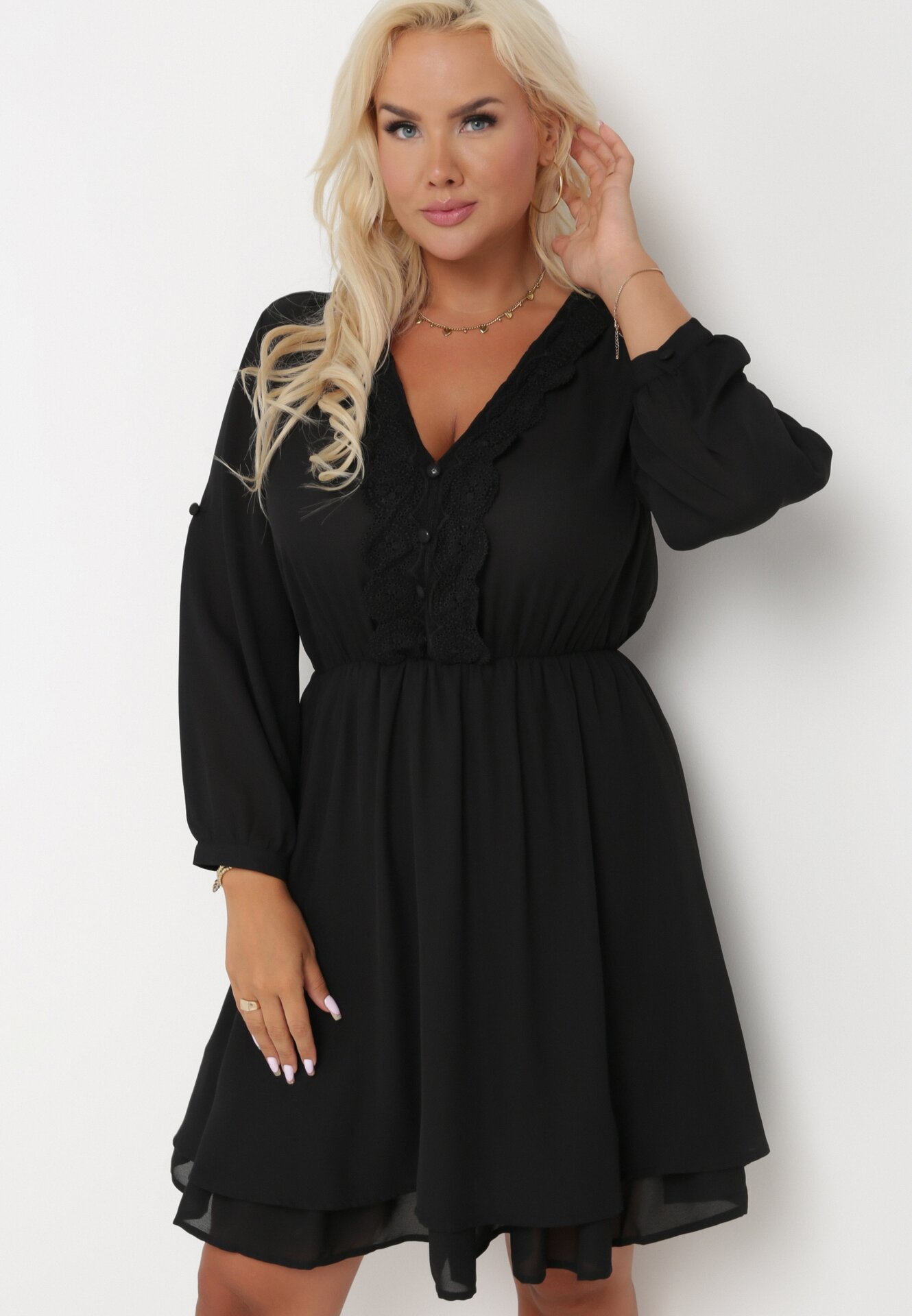 Rochie Mini Cloche Neagră cu Decolteu Decorativ și Talie Elastică Braely