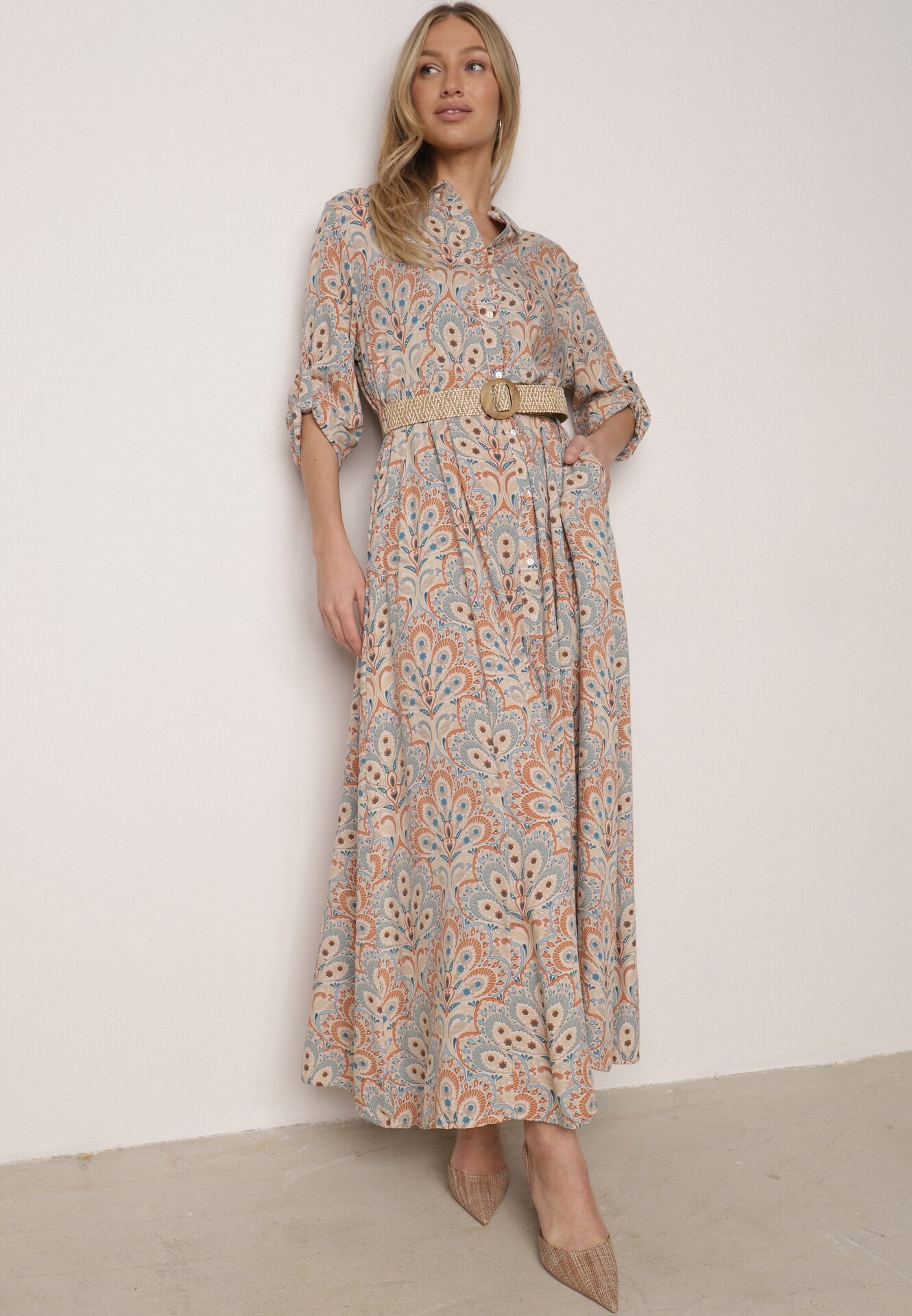 Rochie albastră deschisă cu nasturi și curea împletită cu cataramă Aralty