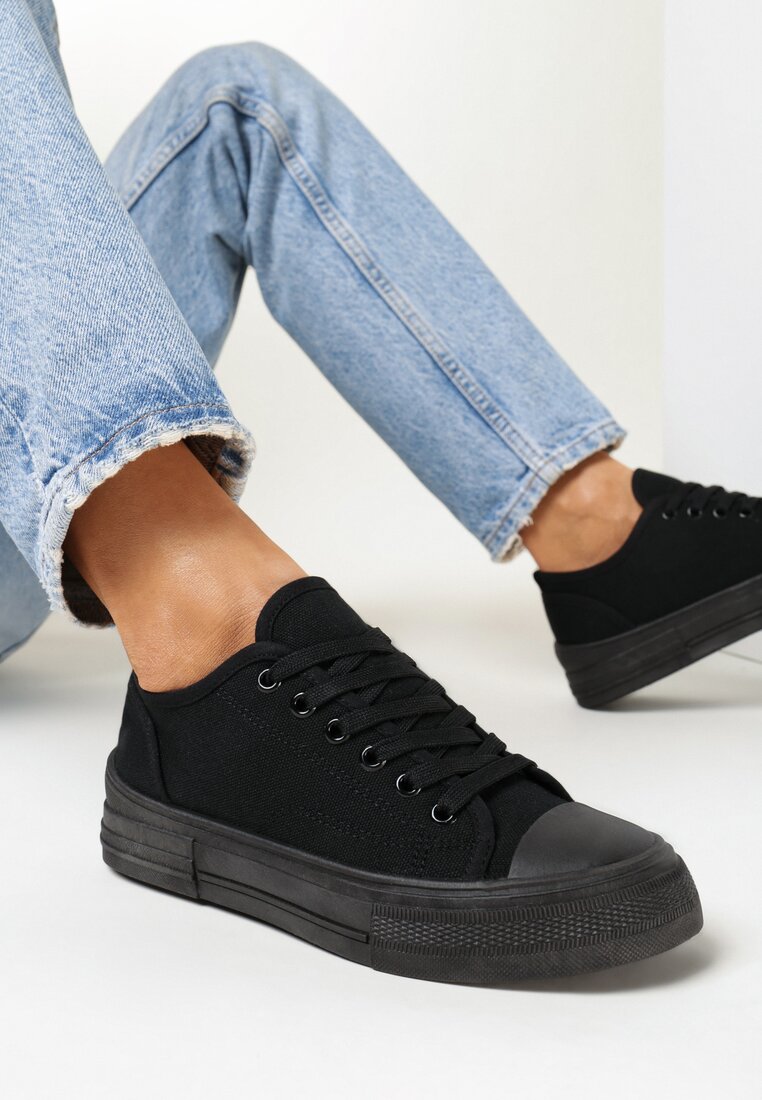 Teniși înalți Negri