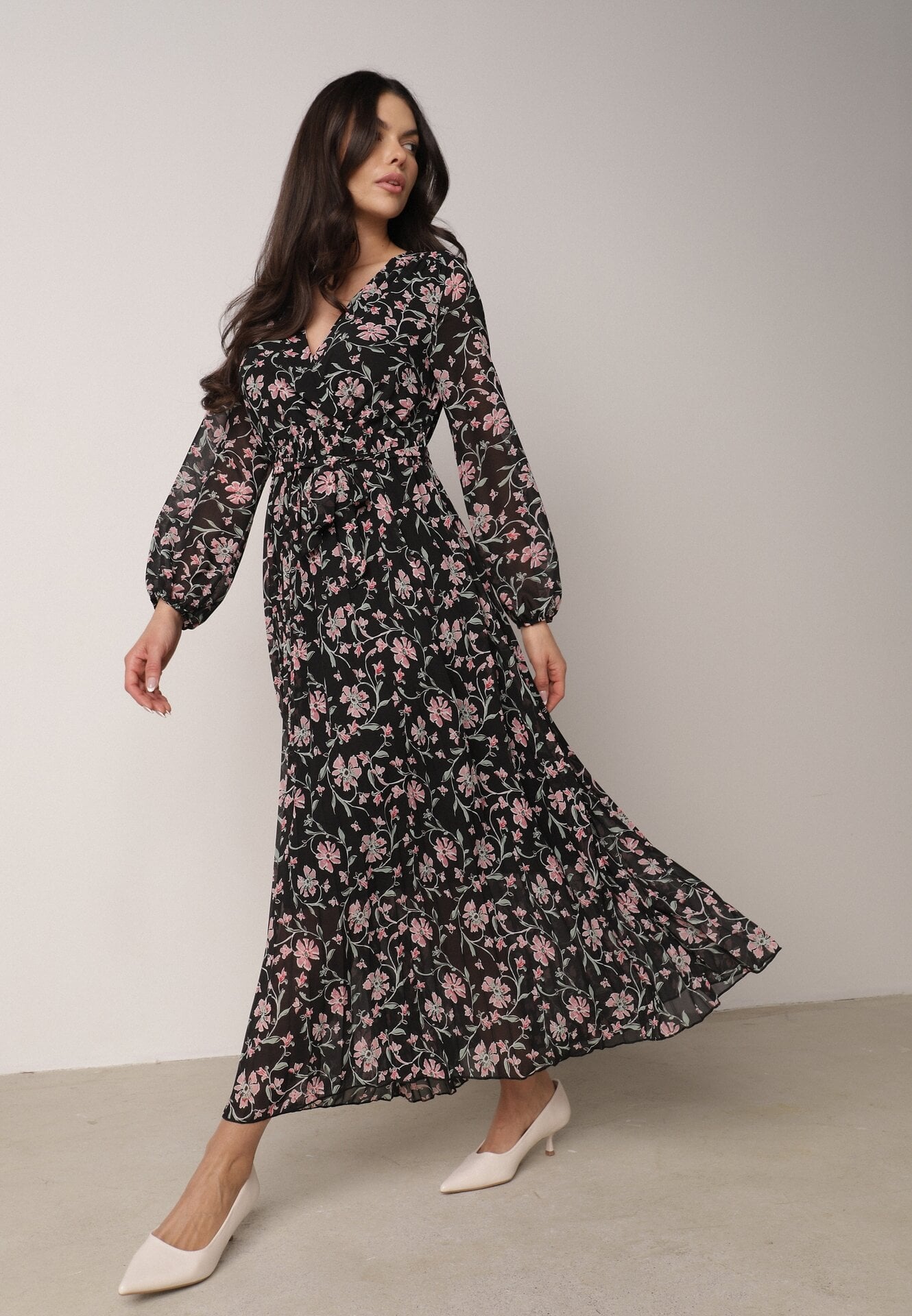 Rochie Neagră Maxi cu elastic în talie și poale plisate Danora