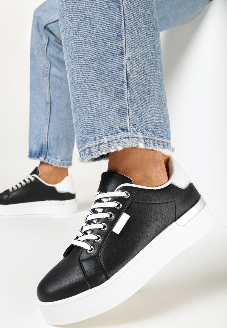 Sneakerși negri cu șireturi cu talpă groasă cu inserție metalică Thimmilee