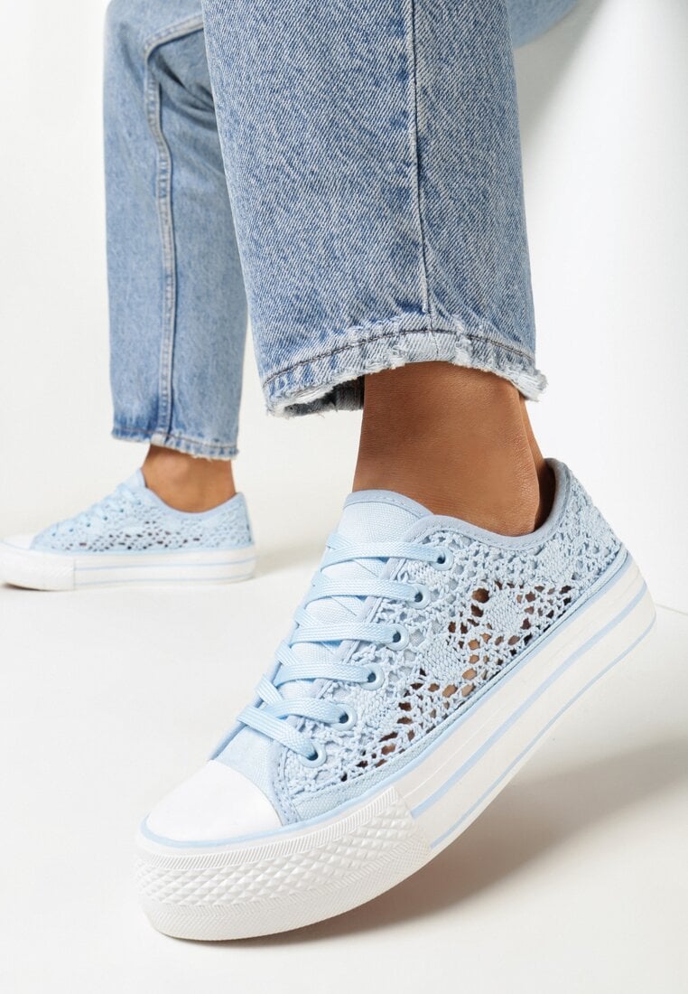 Tenisi perforați albaștri peste gleznă Russi