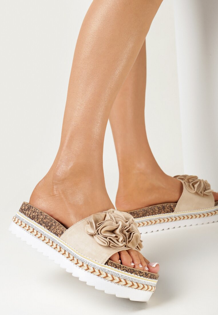 Papuci Bej cu Floare pe Platformă Decorativă de Plută Gilivia