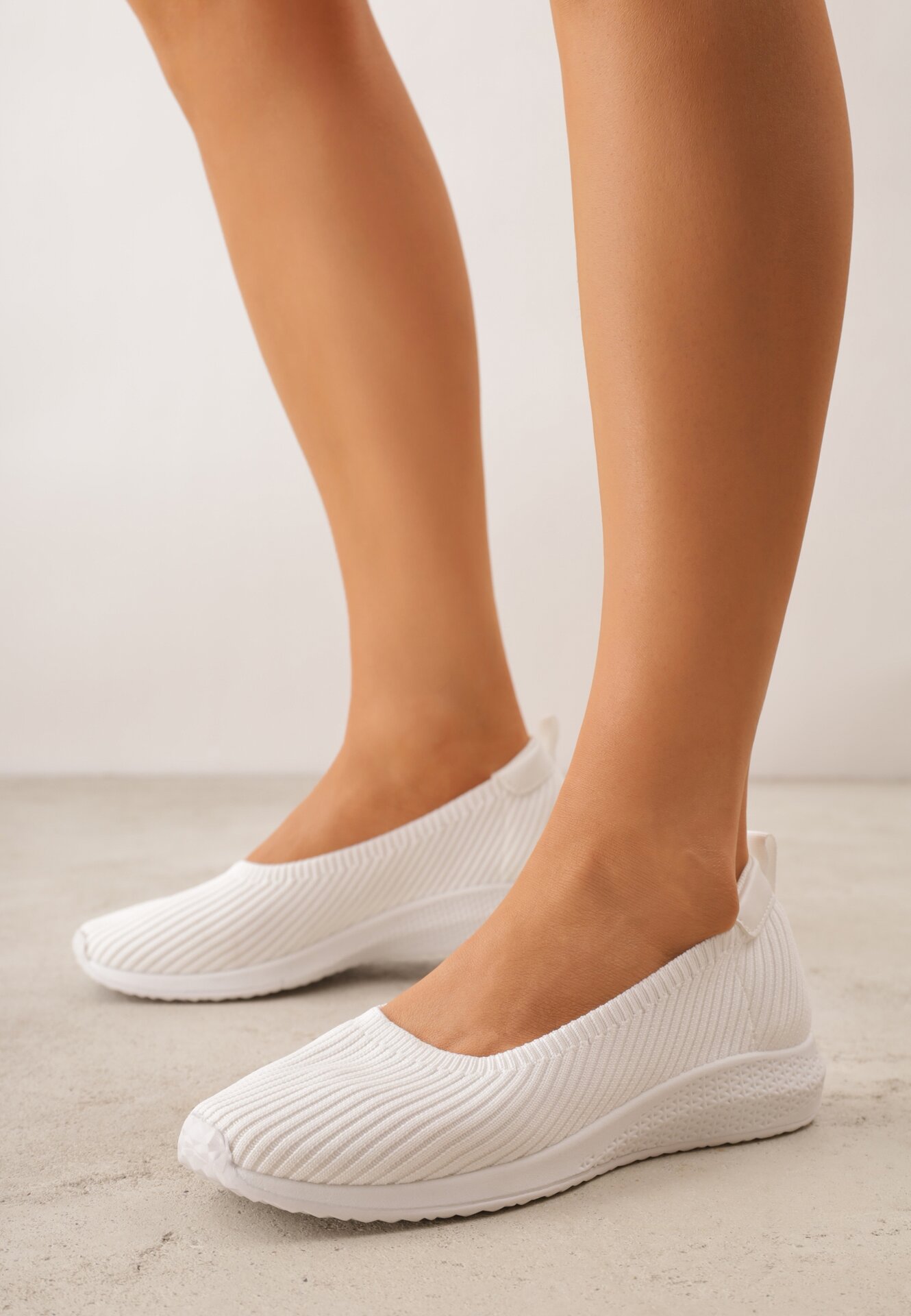 Tenisi Albi cu Parte Superioară Elastică Legați