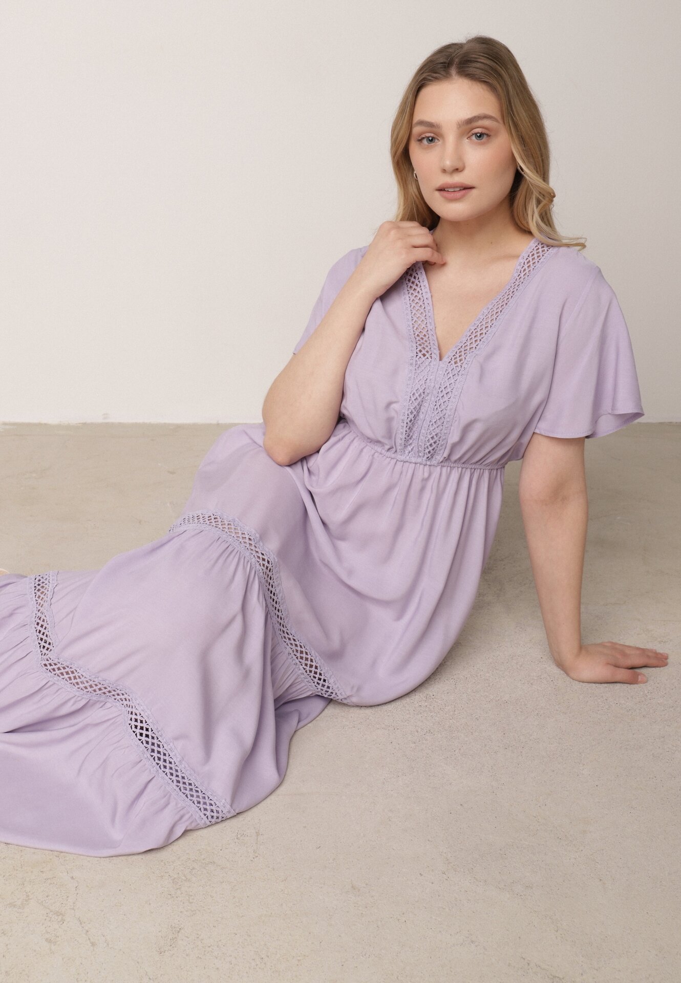 Rochie Fioletowa Maxi cu elastic în talie și inserții din dantelă Anandia