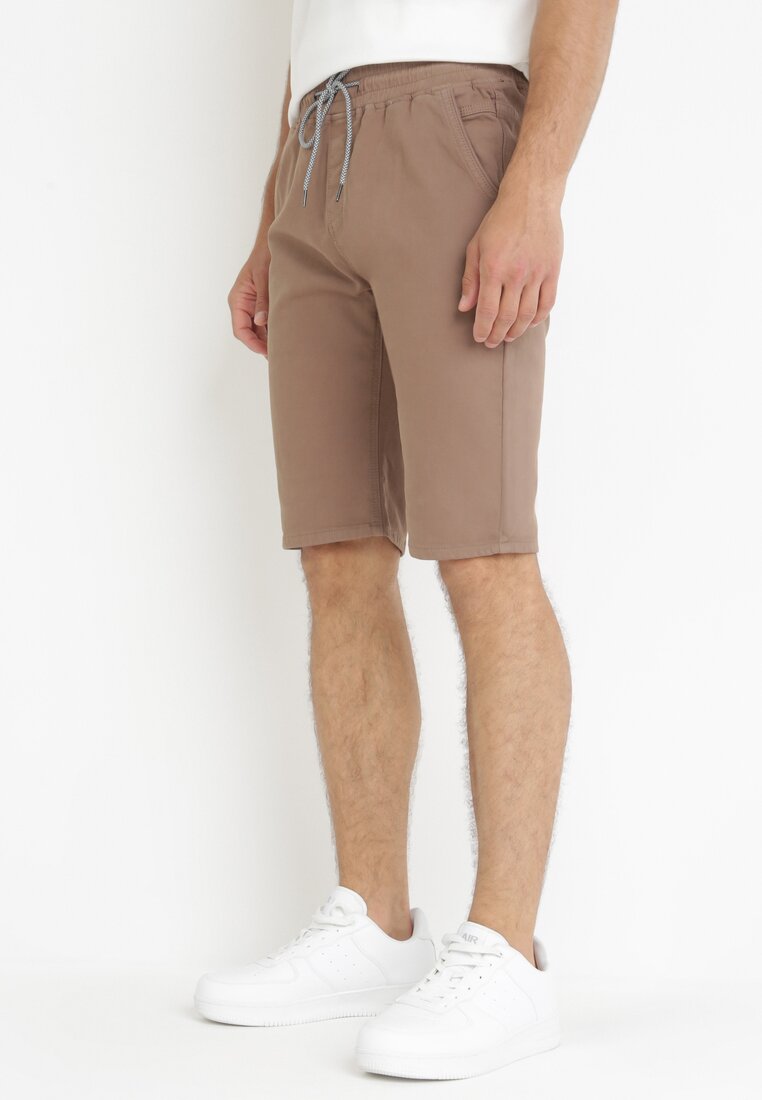 Pantaloni scurți Maro