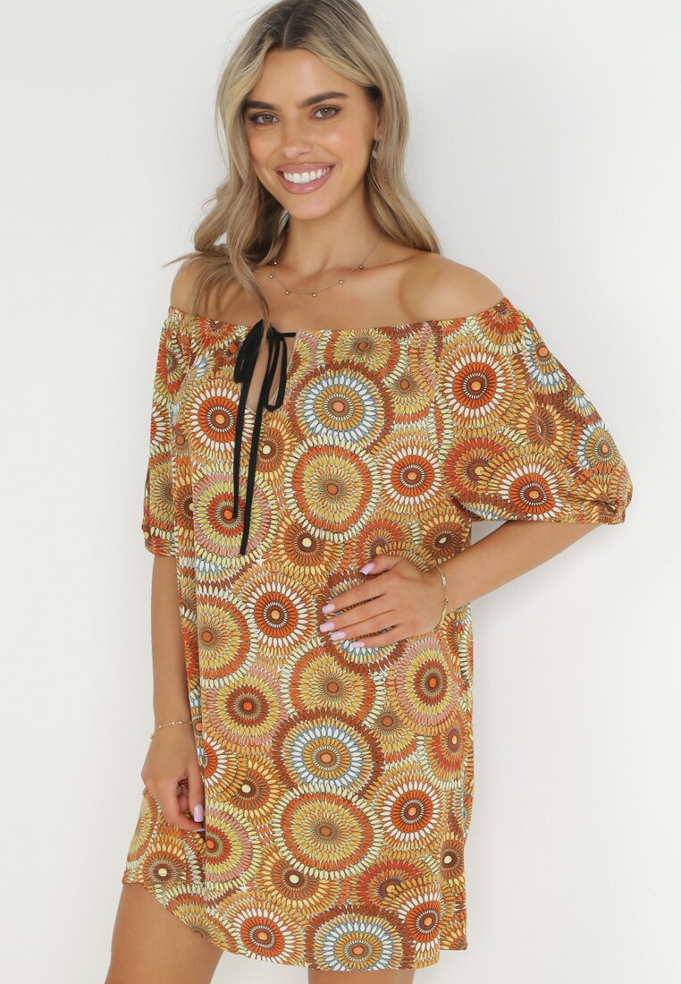 Rochie Mini Maro cu Decolteu Spaniol și Legătură Decorativă Yarelina