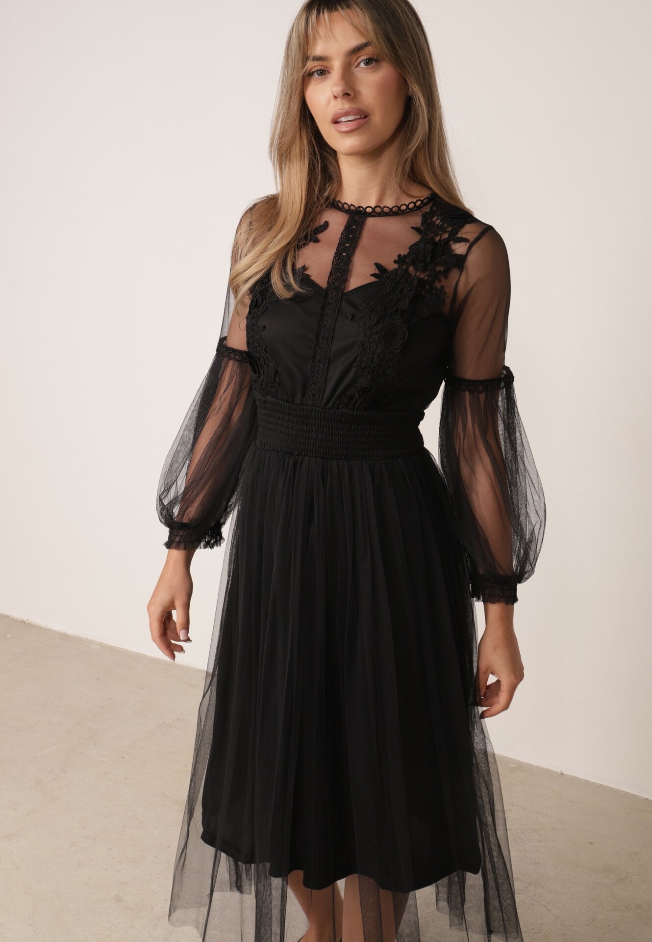 Rochie Evazată Neagră de Tul cu Dantelă Llaudia