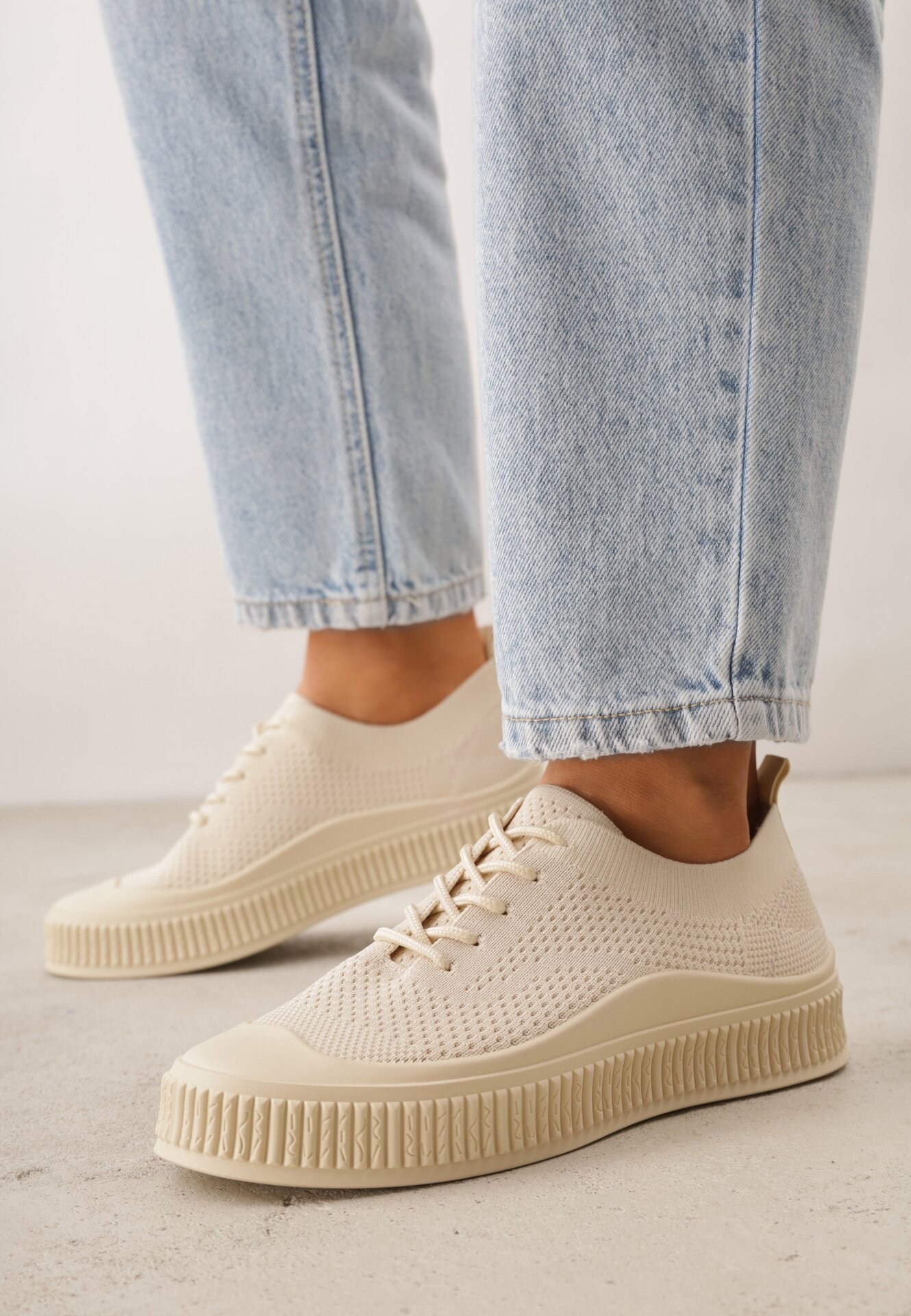 Teniși Bej din plasă cu talpă embosată Eezore