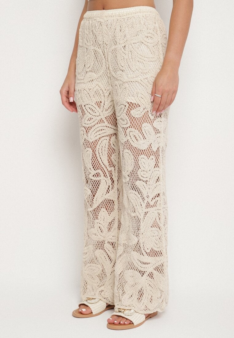 Pantaloni Bej Largi Ajurați Zomia