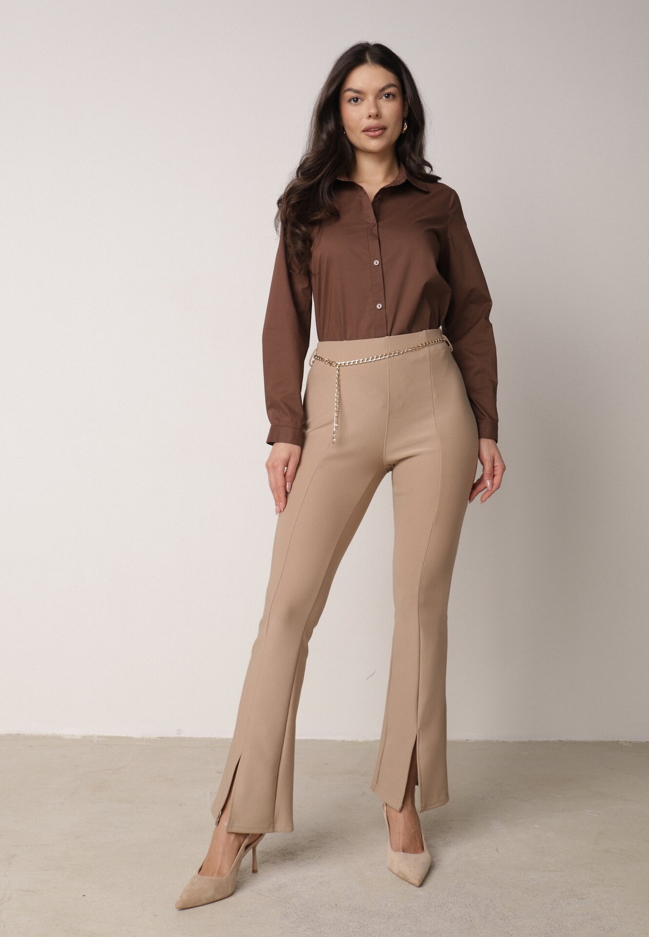 Pantaloni Bej Evazați cu Lănțișor Riselda