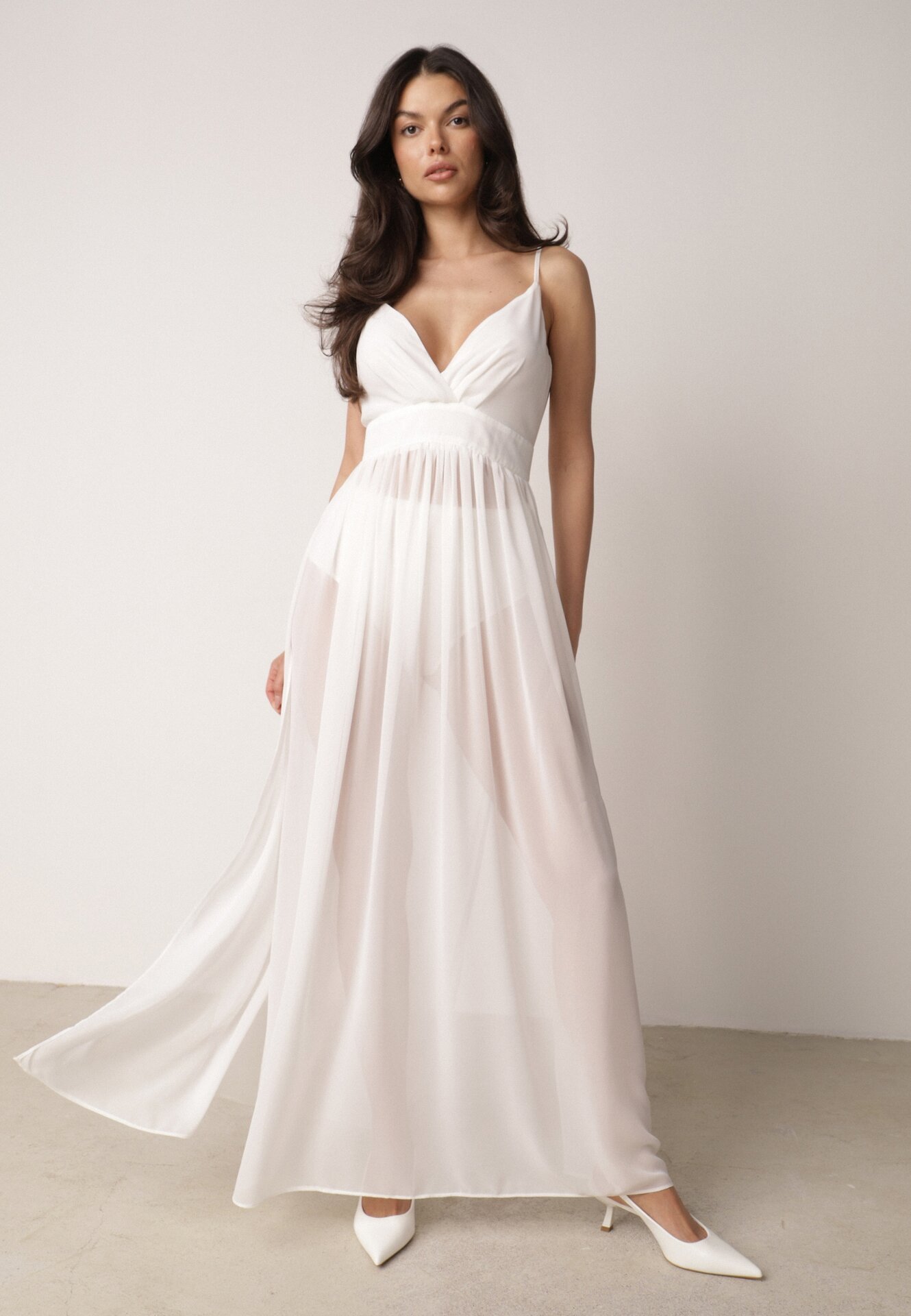 Rochie Cloș Maxi cu bretele Albă cu chiloți Girma