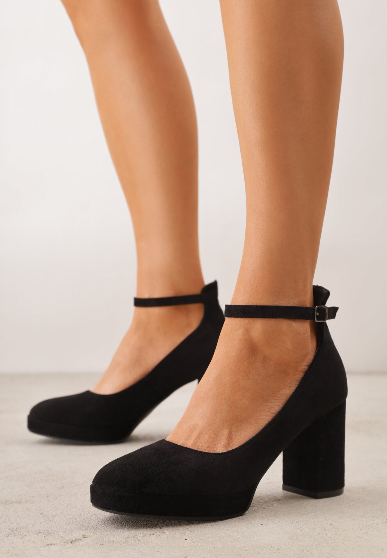 Pantofi cu toc Negri din imitație de piele întoarsă cu toc gros Shilova