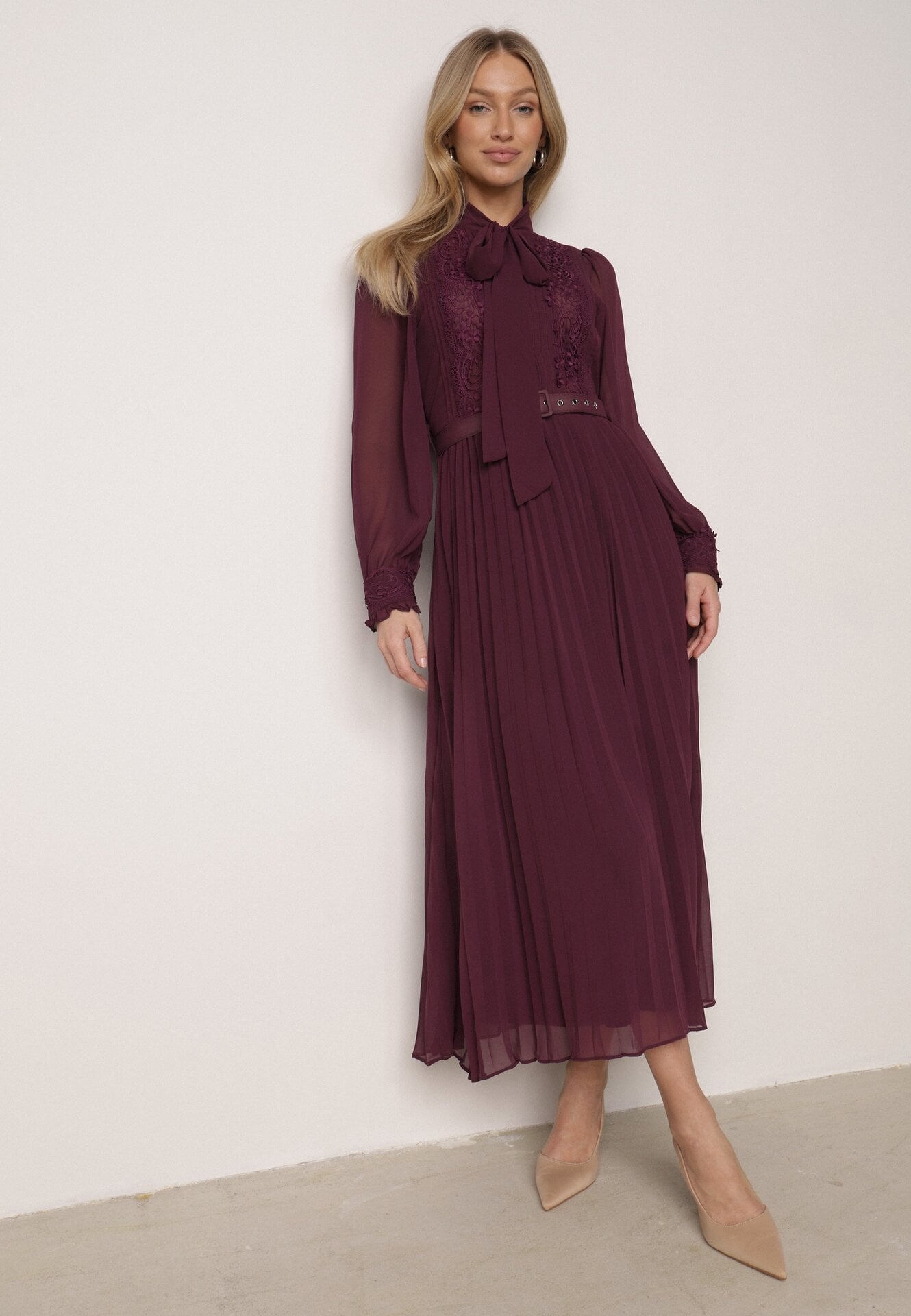 Rochie Evazată Maxi Mov închis cu tiv plisat și curea Brofilla