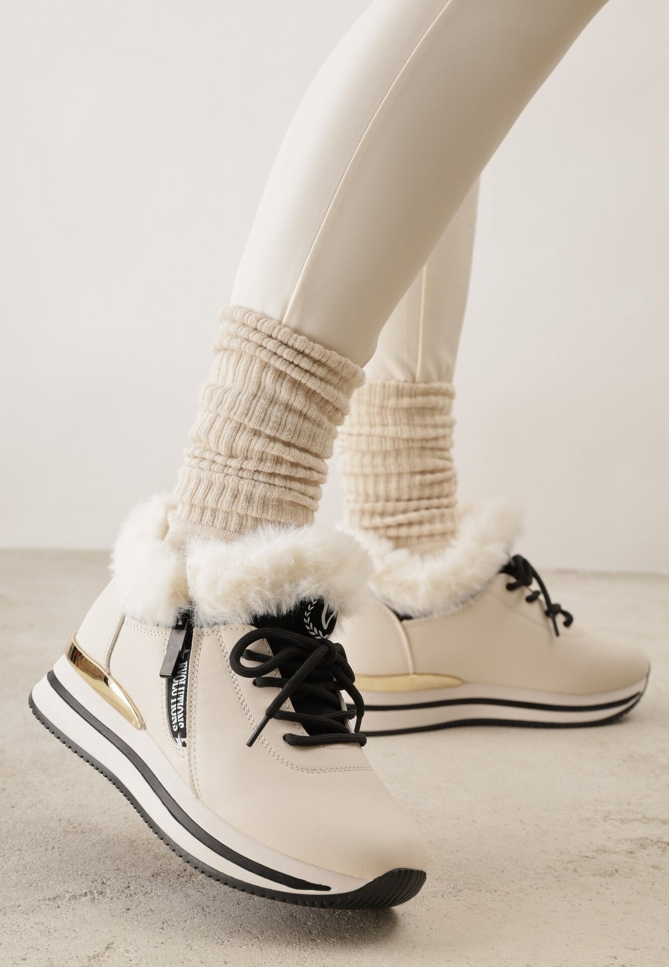 Ghete Bej Sneakers cu Talpă Groasă și Blană Biqilee