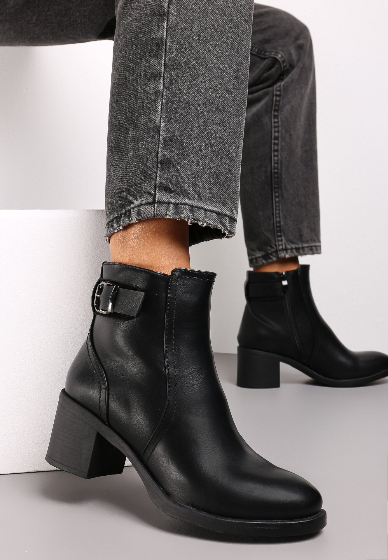 Botine Negre