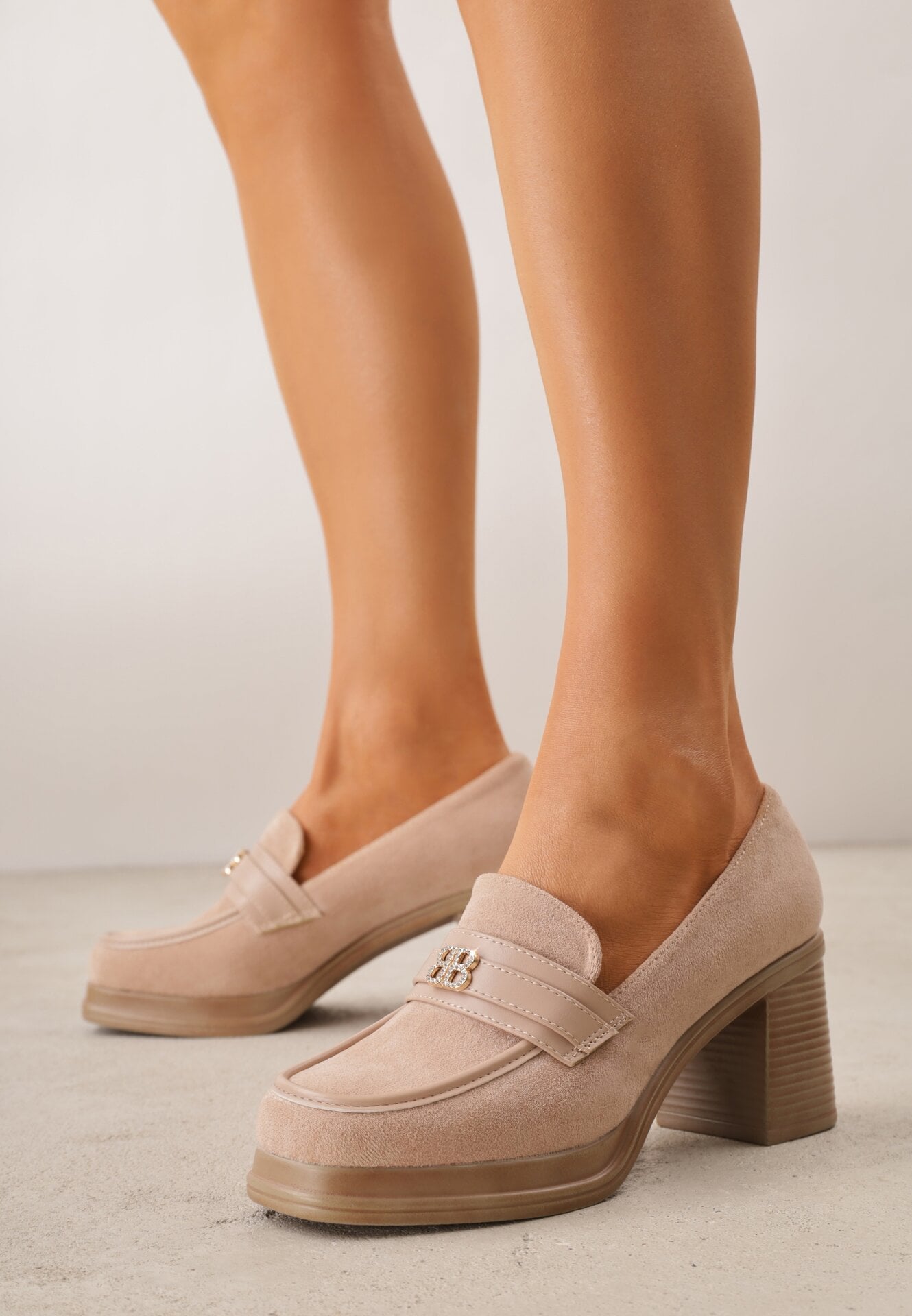 Pantofi Bej cu toc gros cu cataramă decorativă Vilena