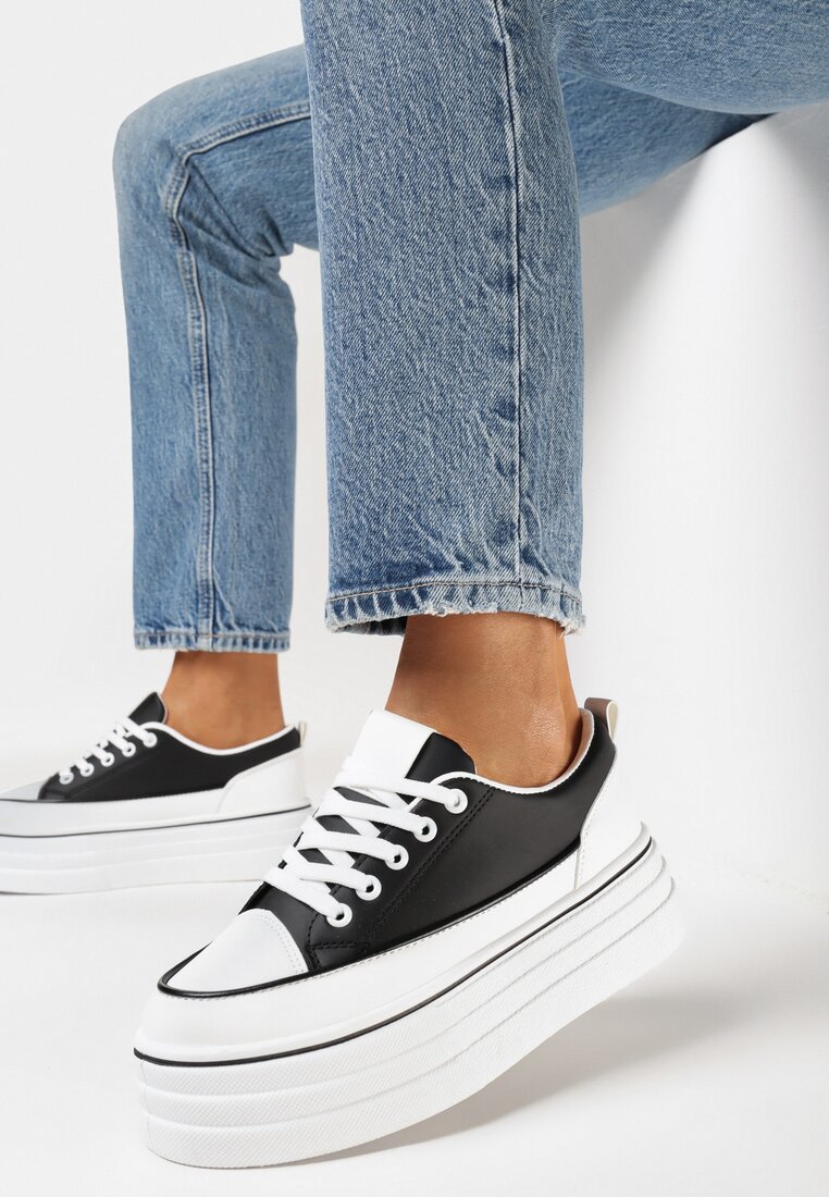 Teniși înalți Negri