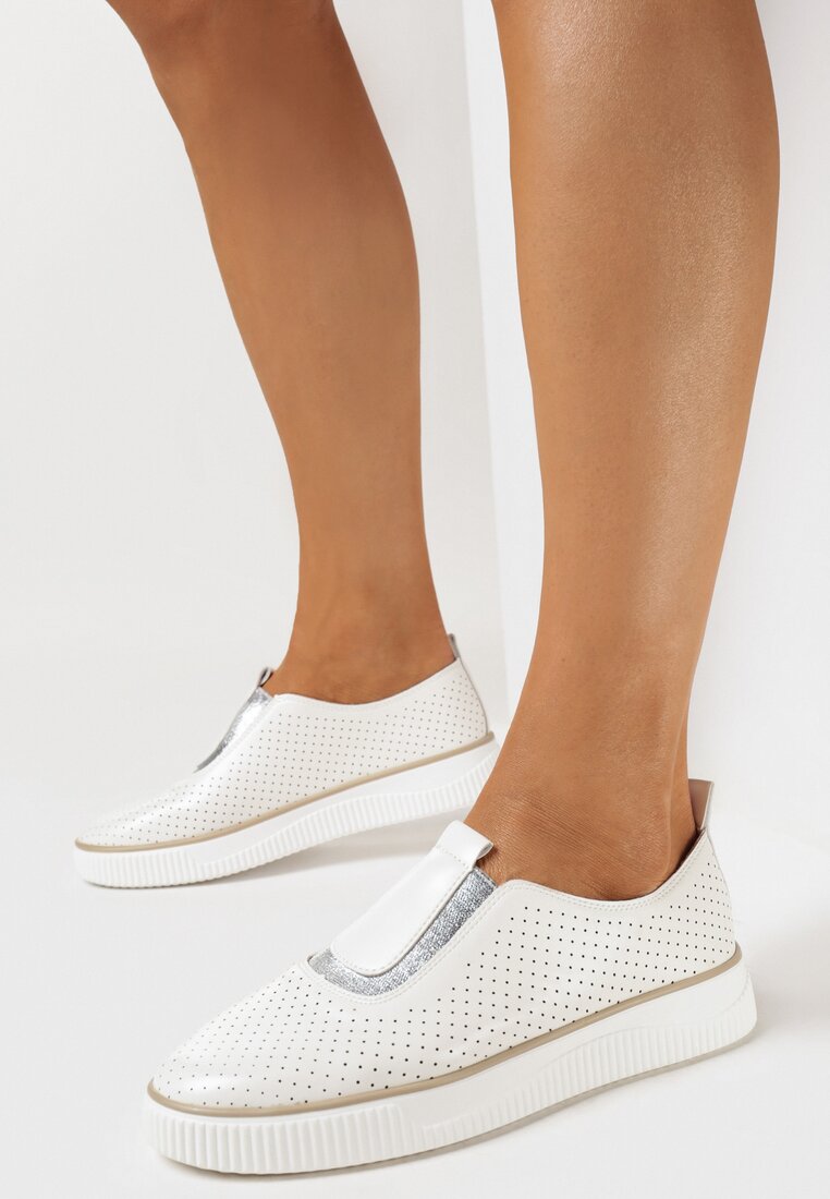 Teniși înalți Albi