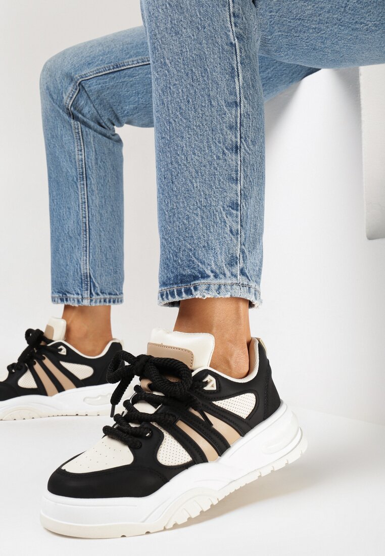 Adidași Negri cu Sclipici și Perforație Kimelle