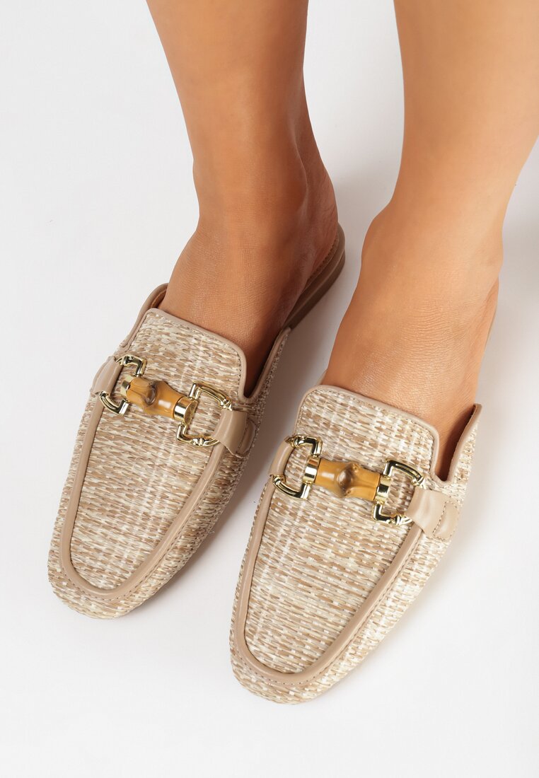 Papuci Mule bej închis cu parte superioară împletită și cataramă Airnefa