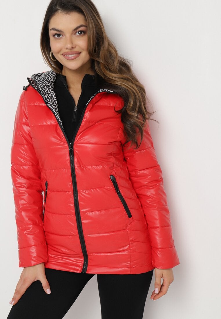 Geacă Roșie Matlasată cu Luciu Metalic cu Glugă Miretal