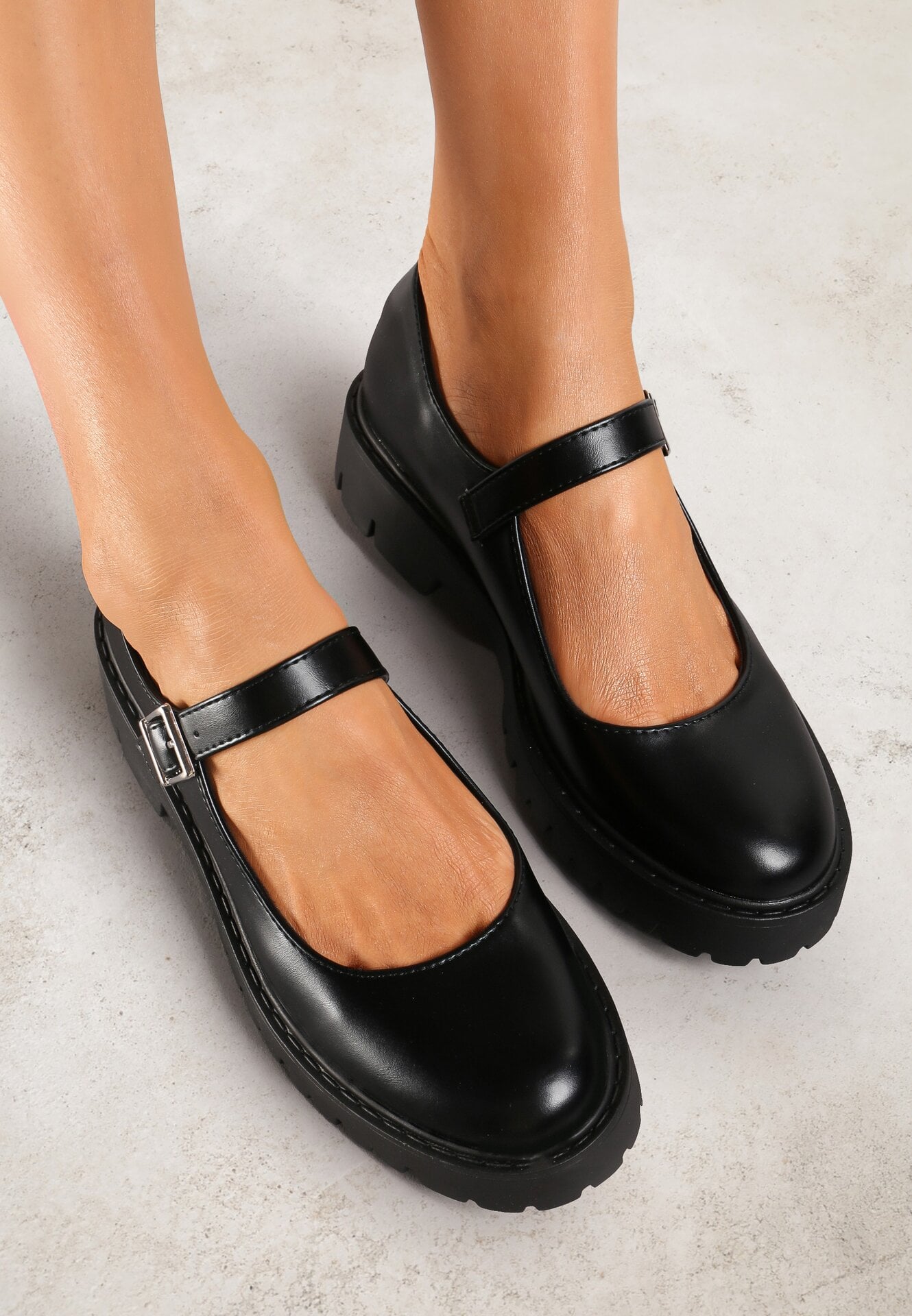 Pantofi Negri cu Talpă Groasă din Piele Ecologică cu Cataramă Marilni