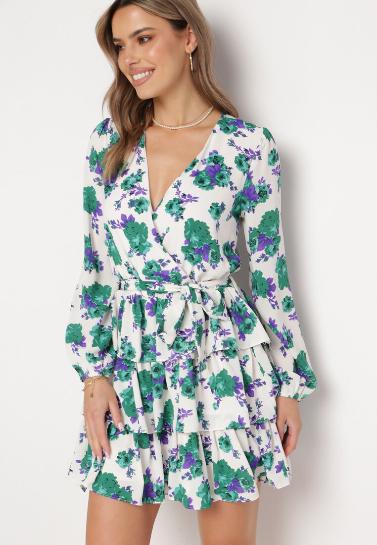 Rochie Mini Alb-Verde cu flori cu decolteu petrecut și volane și curea Siboria