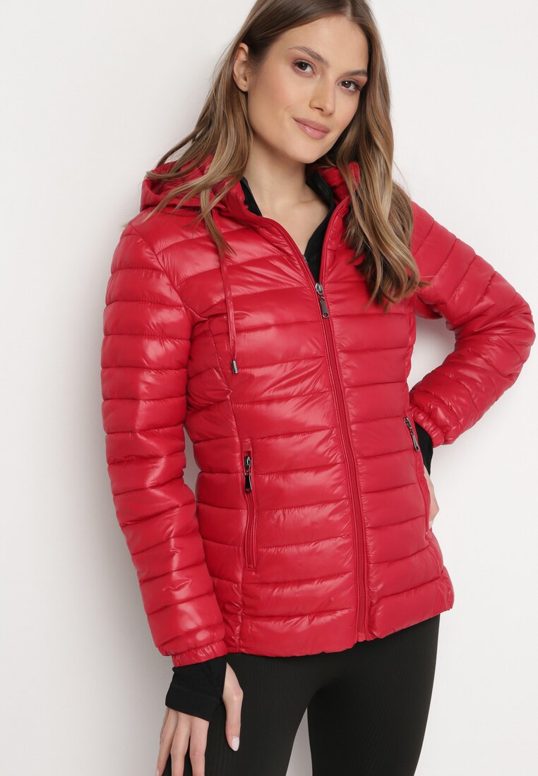 Jachetă Roșie Matlasată cu Glugă Detașabilă Rilevama