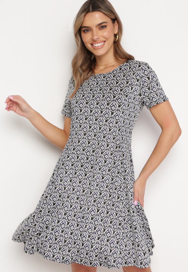 Rochie Negru-Alb Cloș din Viscoză cu Mânecă Scurtă și Imprimeu Mozaic Hyacina