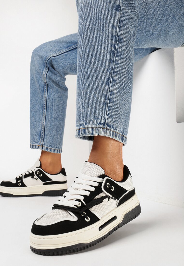 Adidași Negri pe Platformă cu Șireturi Decorative Awidea