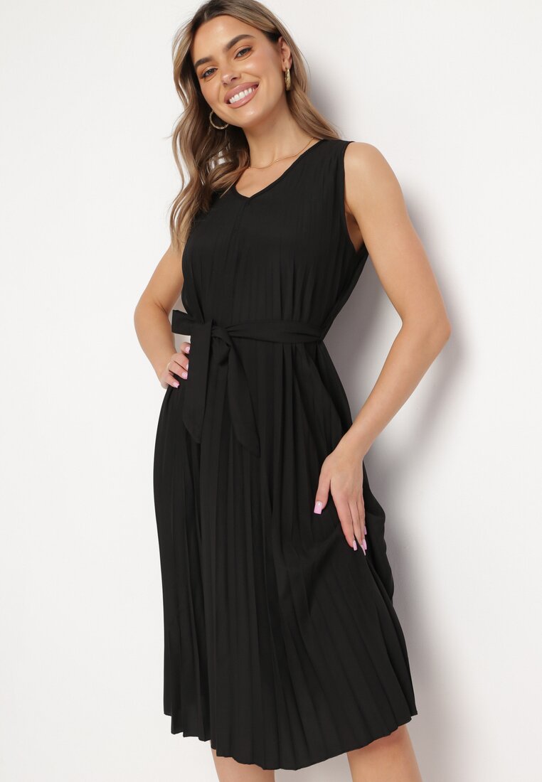 Rochie Neagră Cloș Midi Plisată cu Cordon din Material Varethia