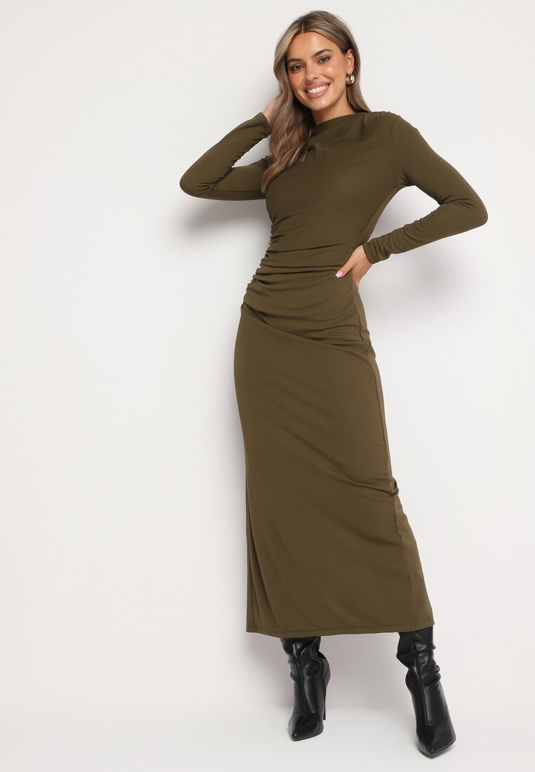 Rochie de cocktail cambrată verde închis cu drapaj modern și șliț Faeridae
