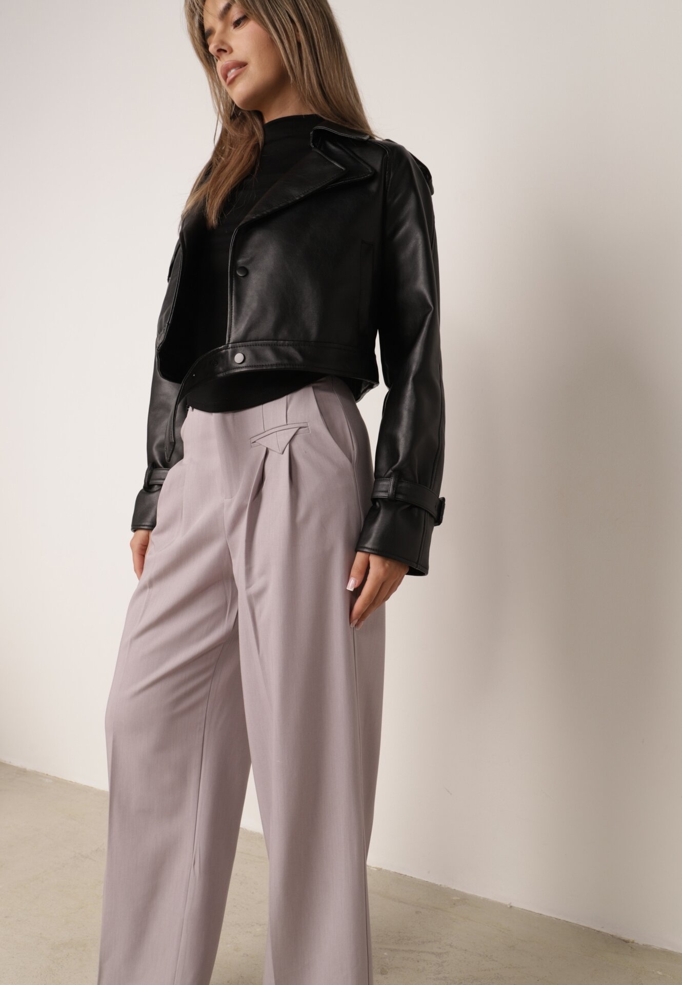 Pantaloni Gri Eleganți de Costum cu Pliuri Illthai