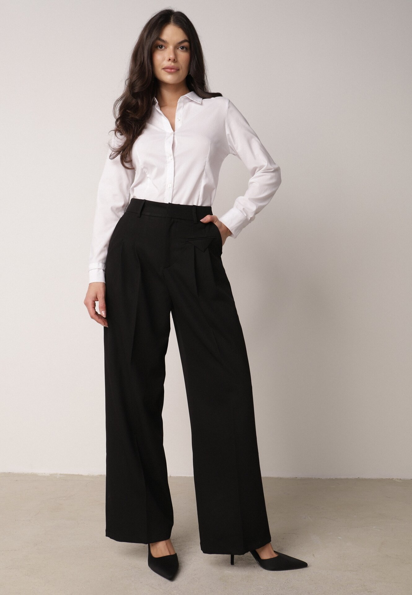 Pantaloni Negri Eleganti în Stil de Costum cu Pliuri Illthai